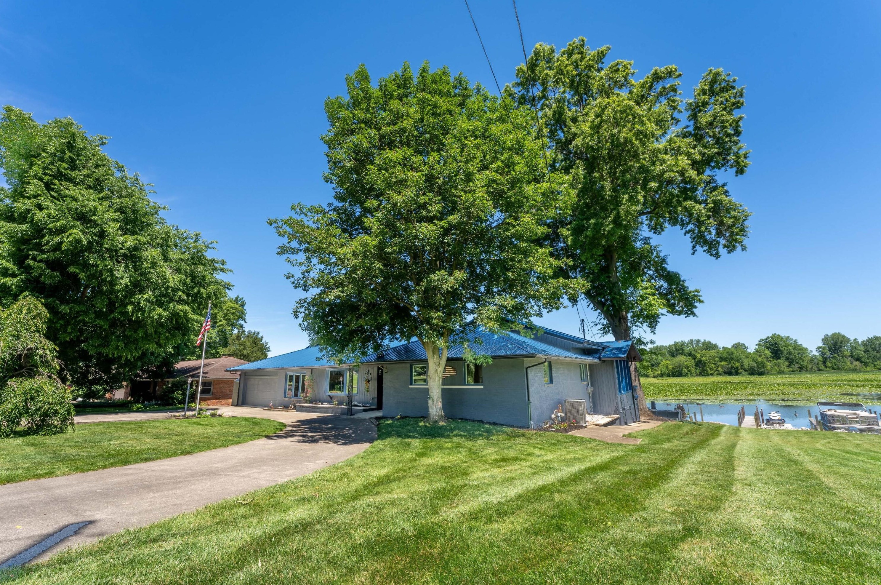 991 Lakeshore Dr W, Hebron, OH 43025