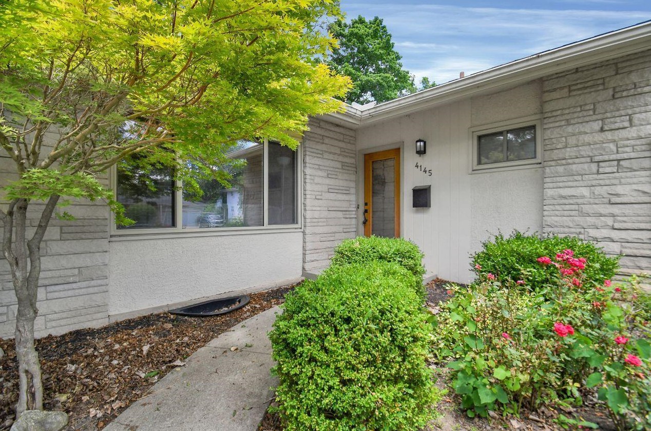4145 Kendale Rd, Columbus, OH 43220-4135