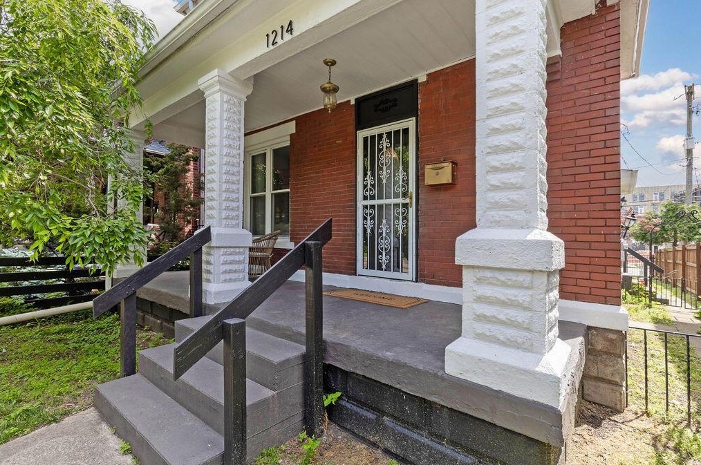 1214 Hamlet St, Columbus, OH 43201