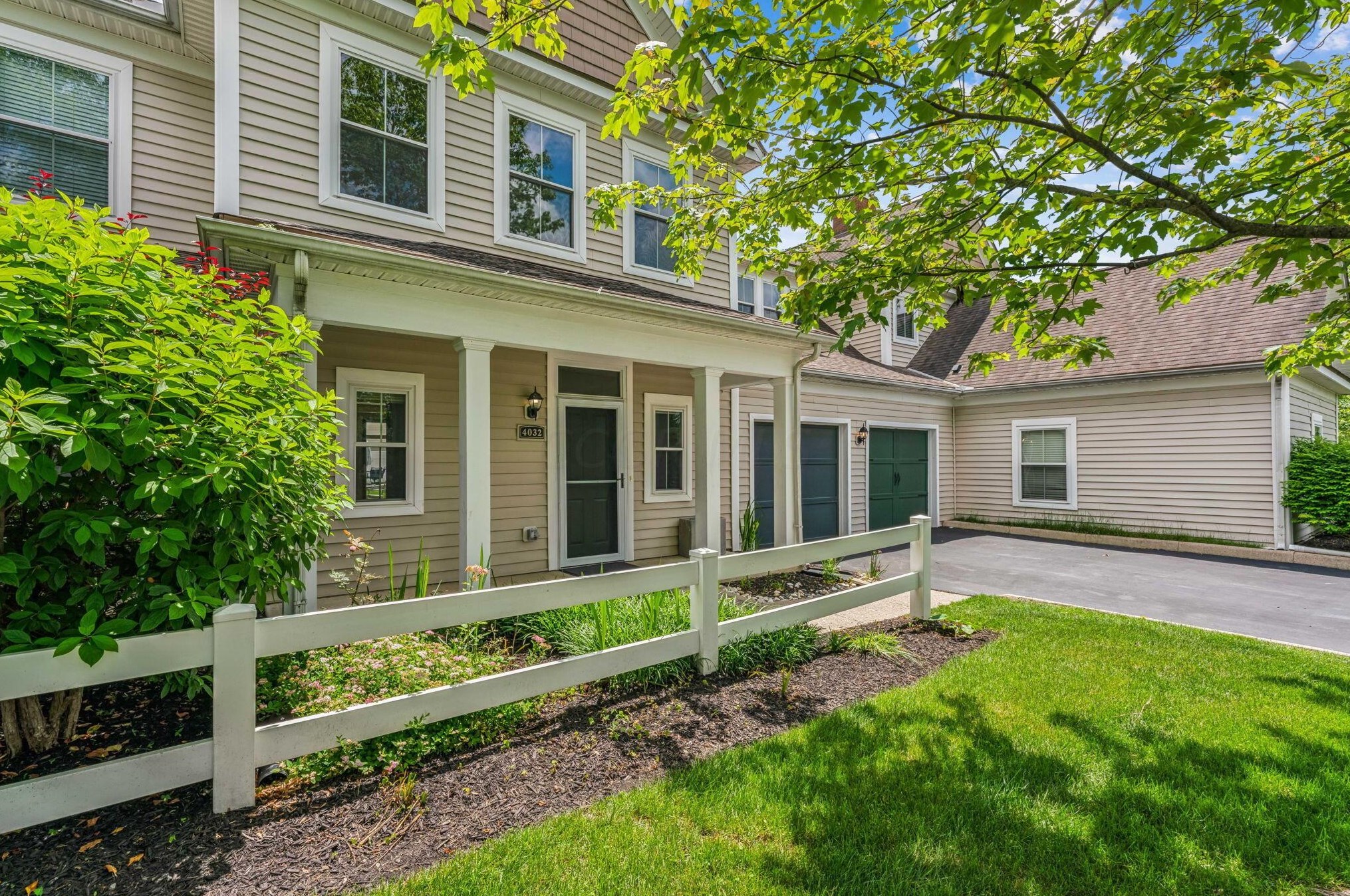4032 Domain Dr, Columbus, OH 43230-8496