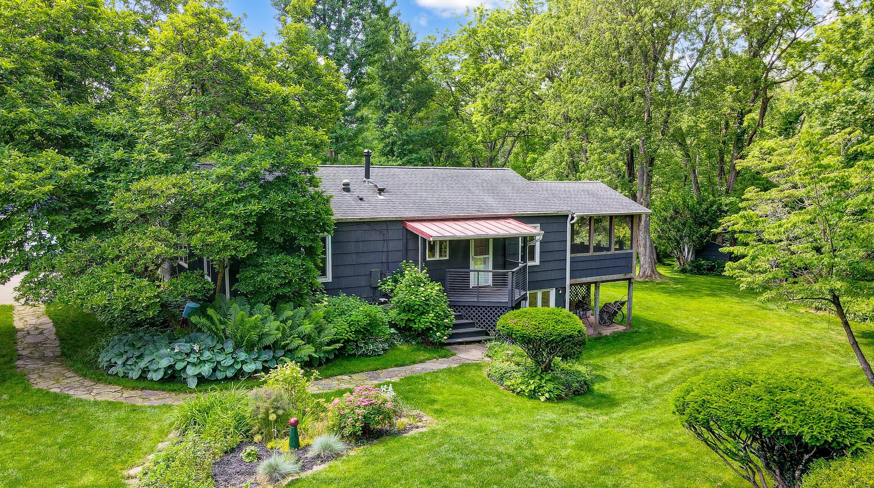 865 New Burg St, Granville, OH 43023-1054