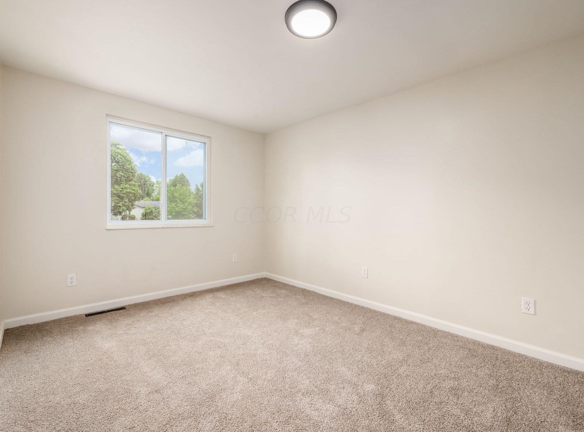 4668 Larkhall Ln, Columbus OH 43229-5818 exterior