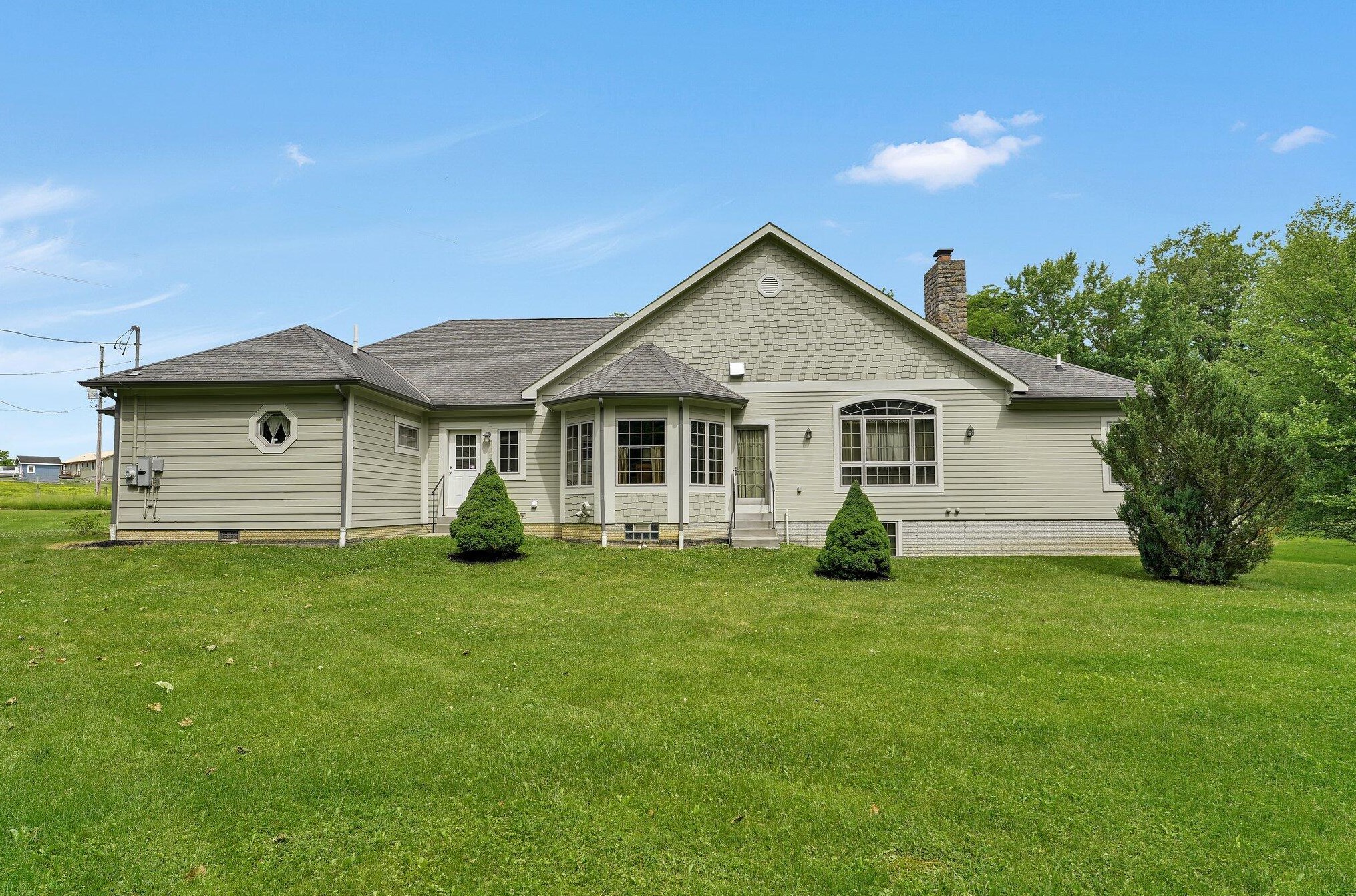 8853 National Rd, Pataskala OH 43062-7617 exterior