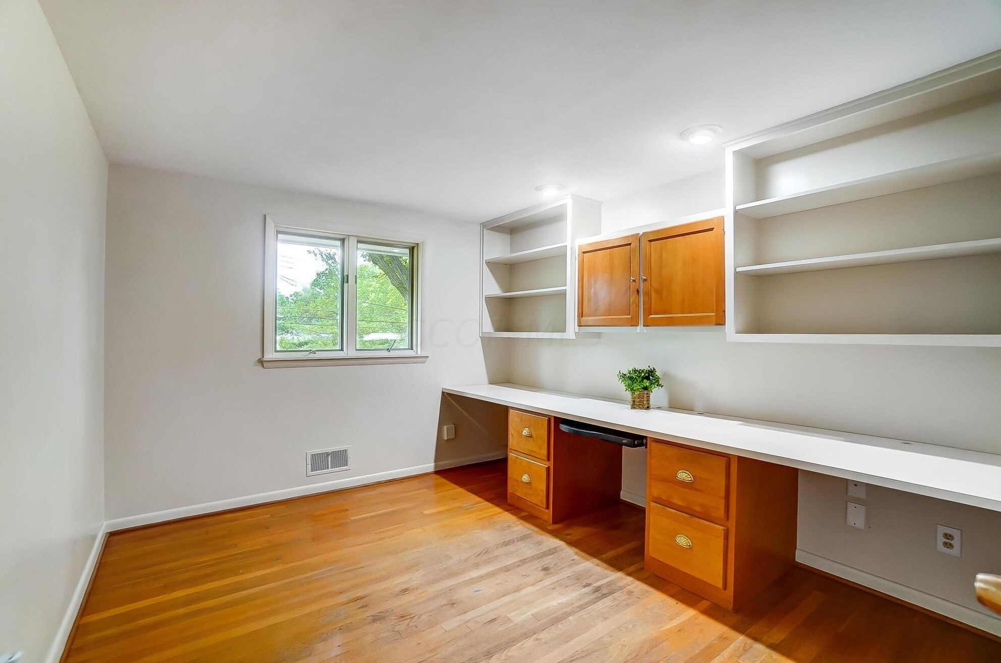 3088 Brandon Rd, Columbus OH 43221-2208 exterior