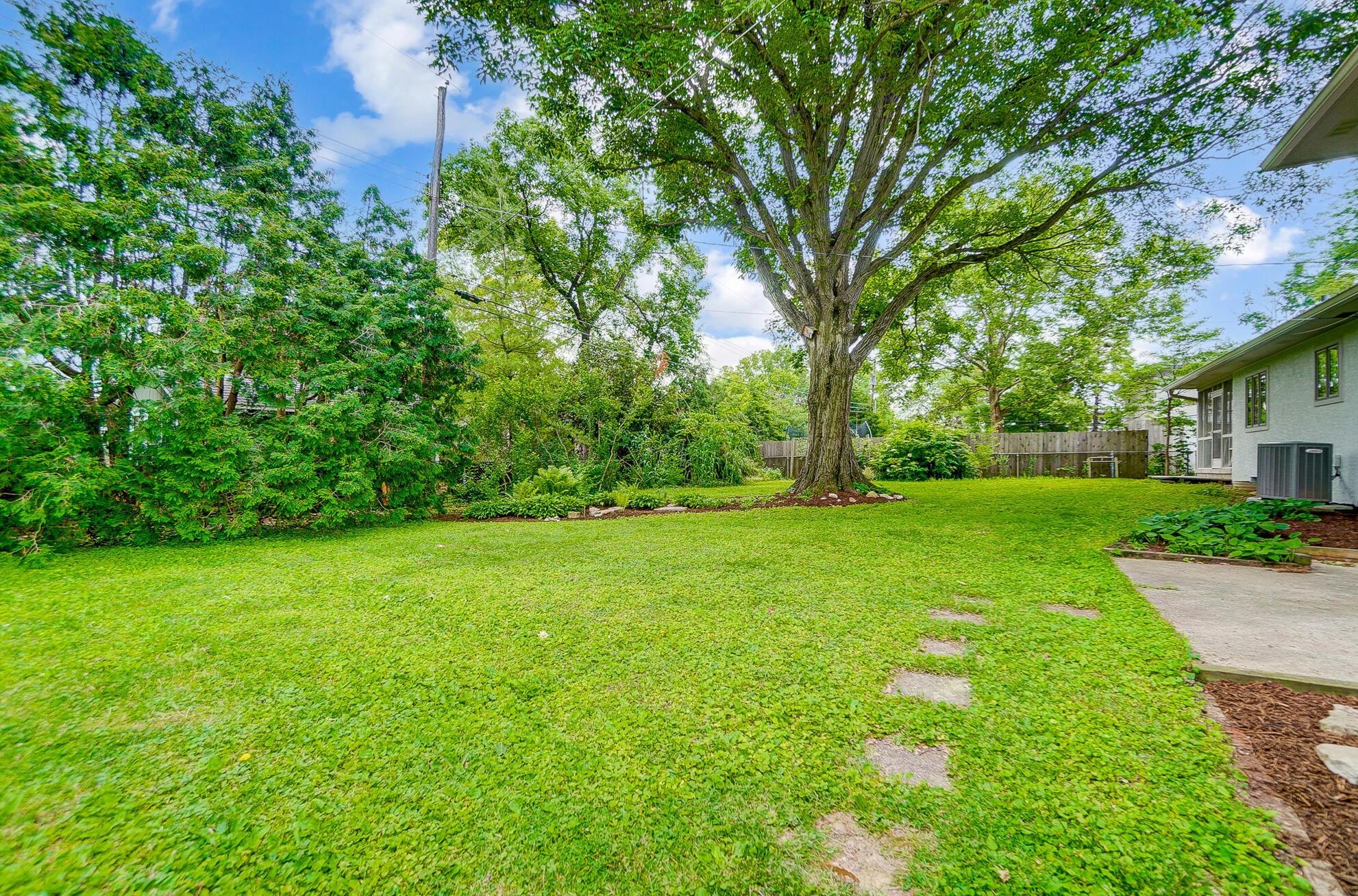 3088 Brandon Rd, Columbus OH 43221-2208 exterior