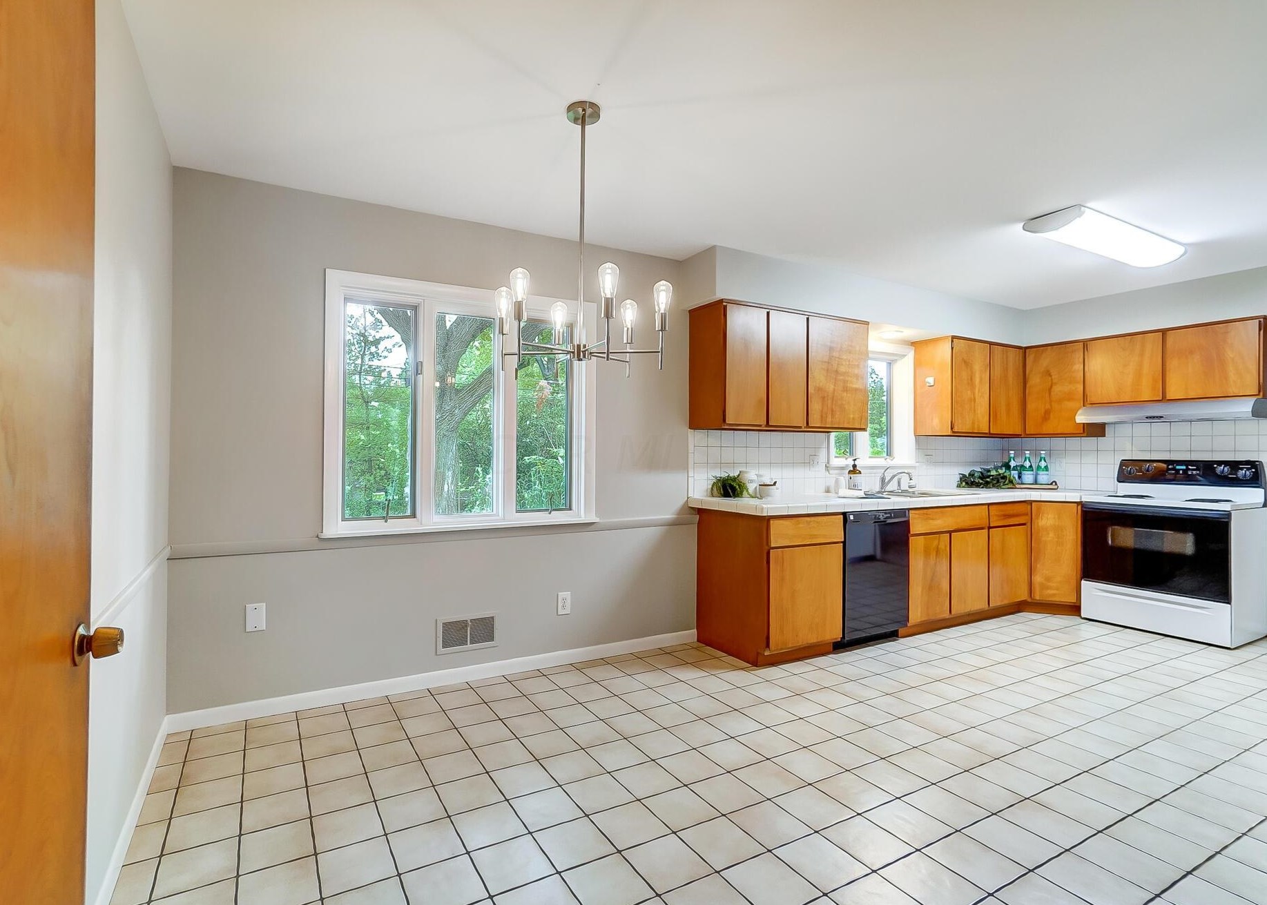 3088 Brandon Rd, Columbus OH 43221-2208 exterior