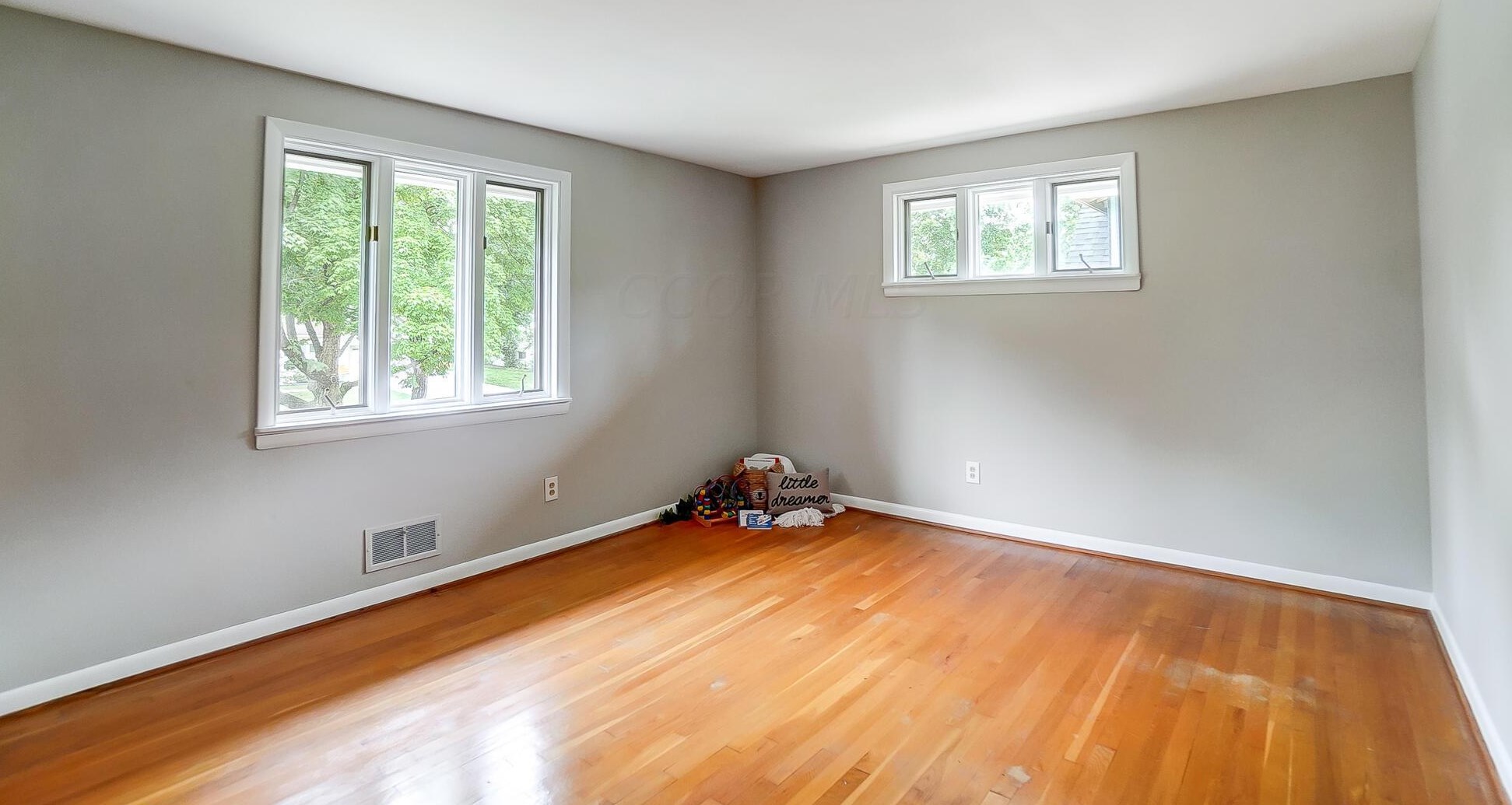 3088 Brandon Rd, Columbus OH 43221-2208 exterior