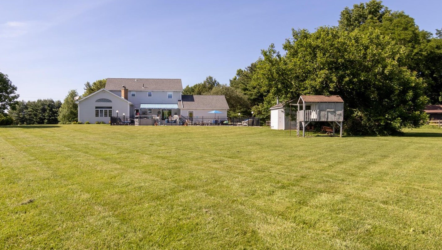 3340 Old Ml Rd, Lancaster OH 43130-9750 exterior