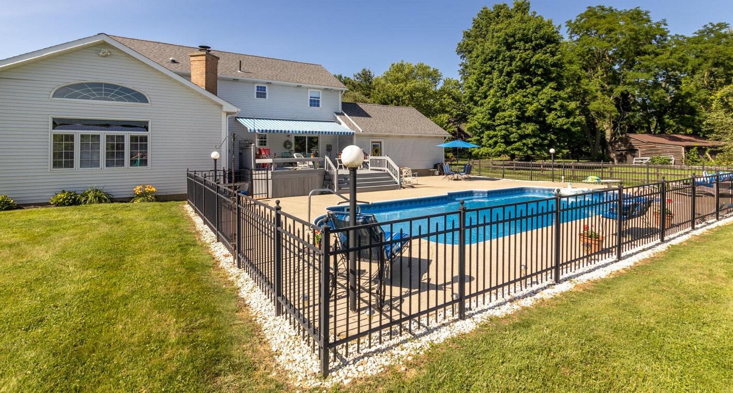 3340 Old Ml Rd, Lancaster OH 43130-9750 exterior