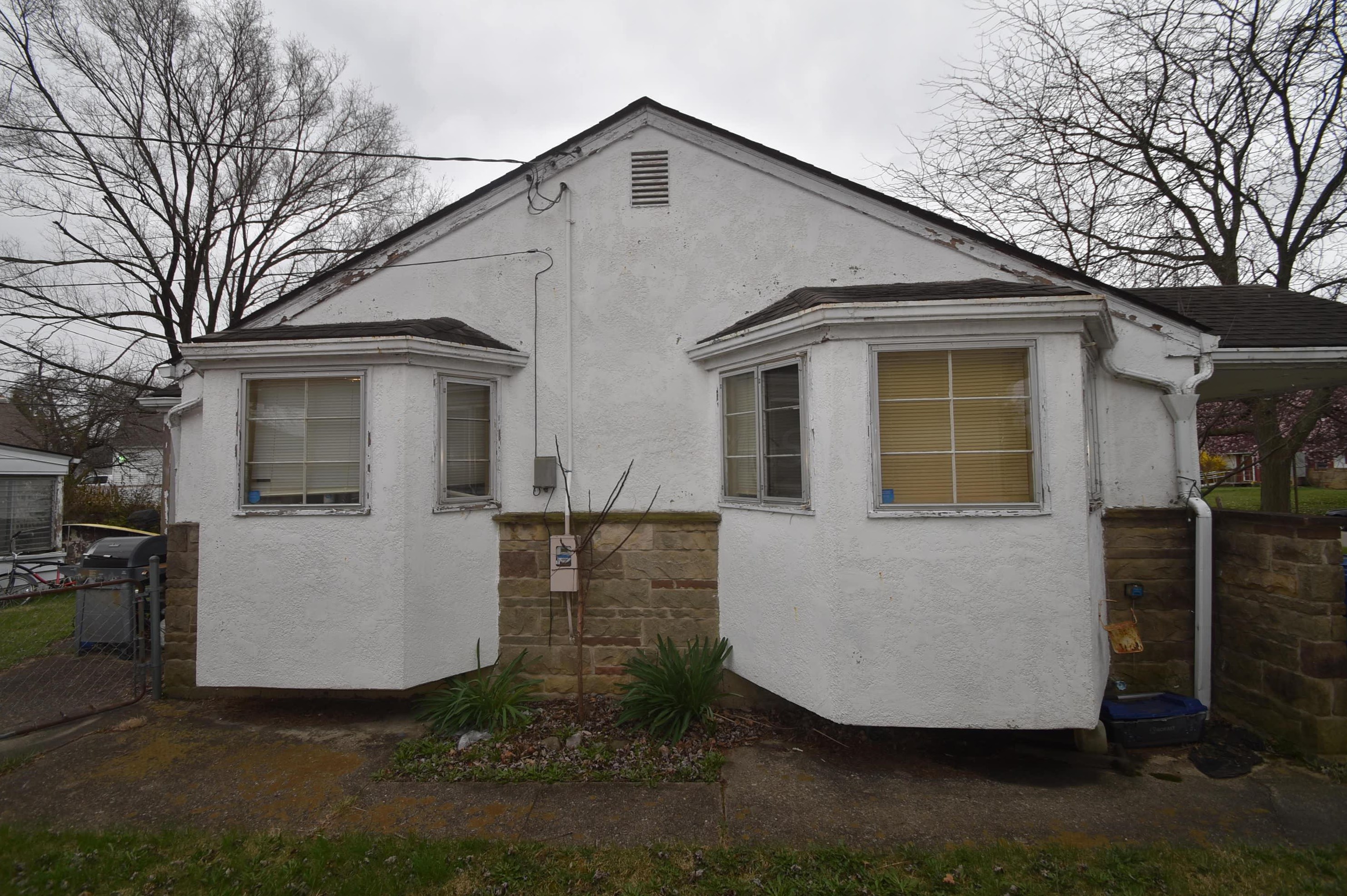 966 Pierce Ave, Columbus OH 43227-1255 exterior