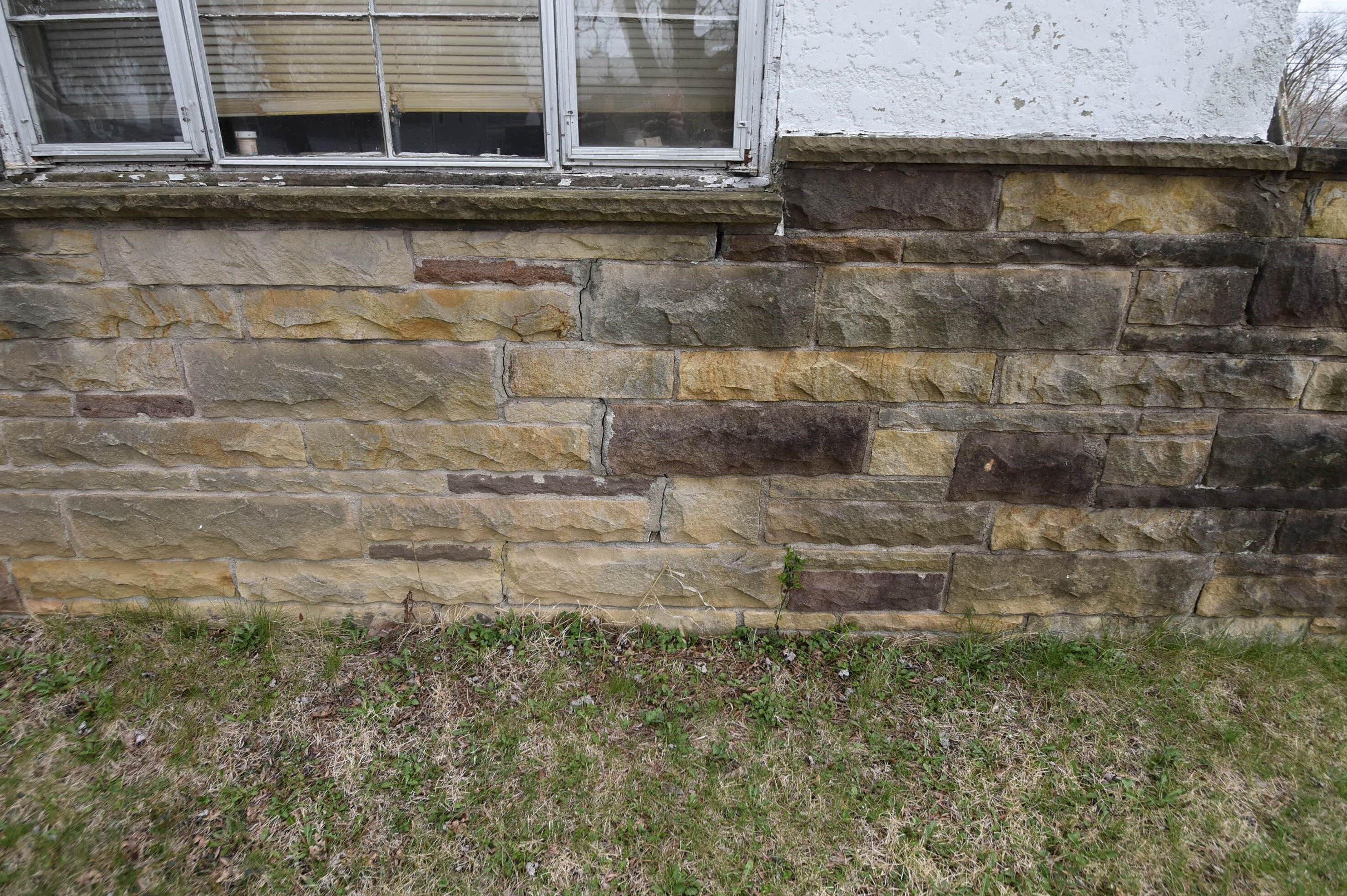 966 Pierce Ave, Columbus OH 43227-1255 exterior