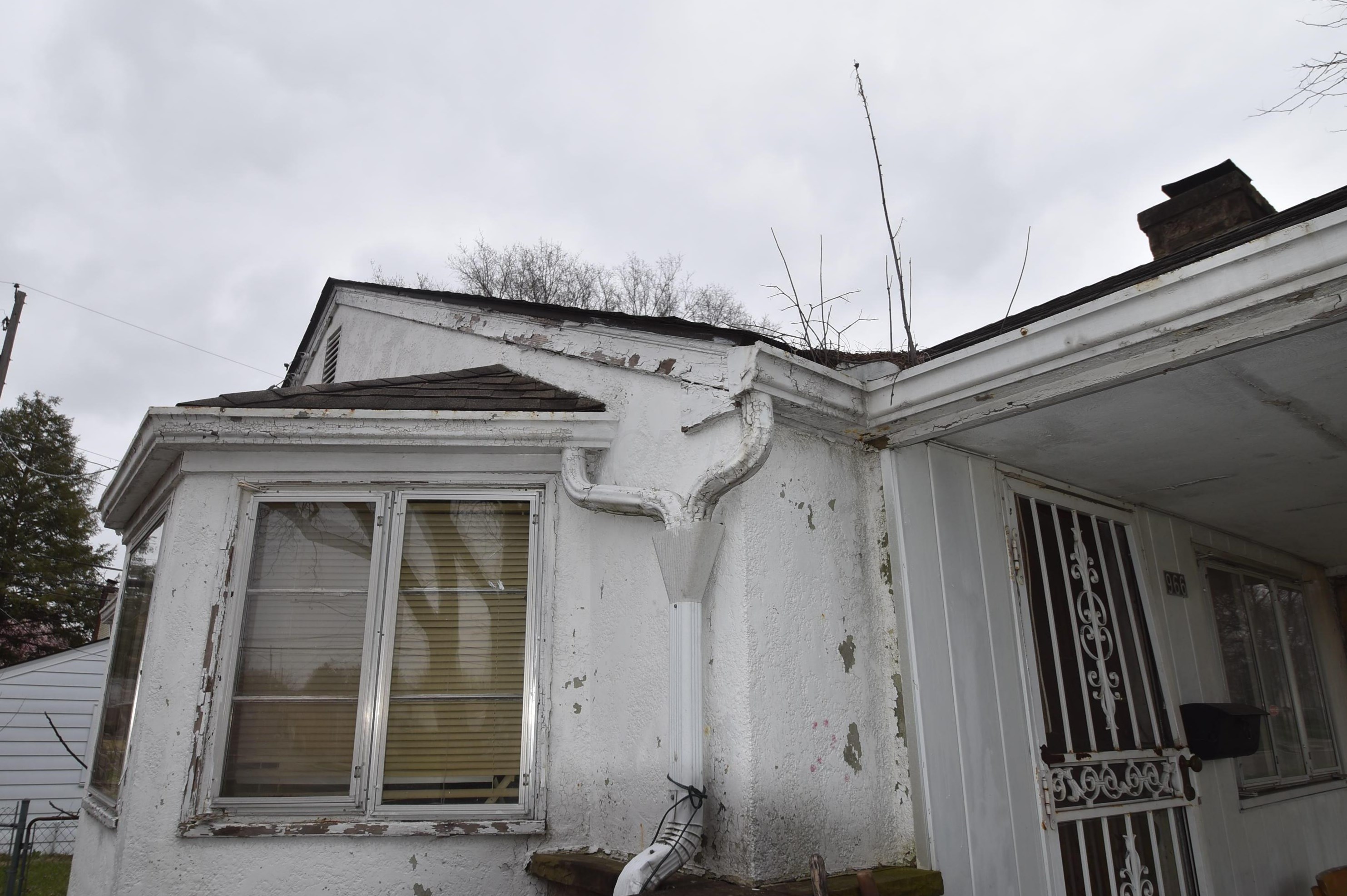 966 Pierce Ave, Columbus OH 43227-1255 exterior