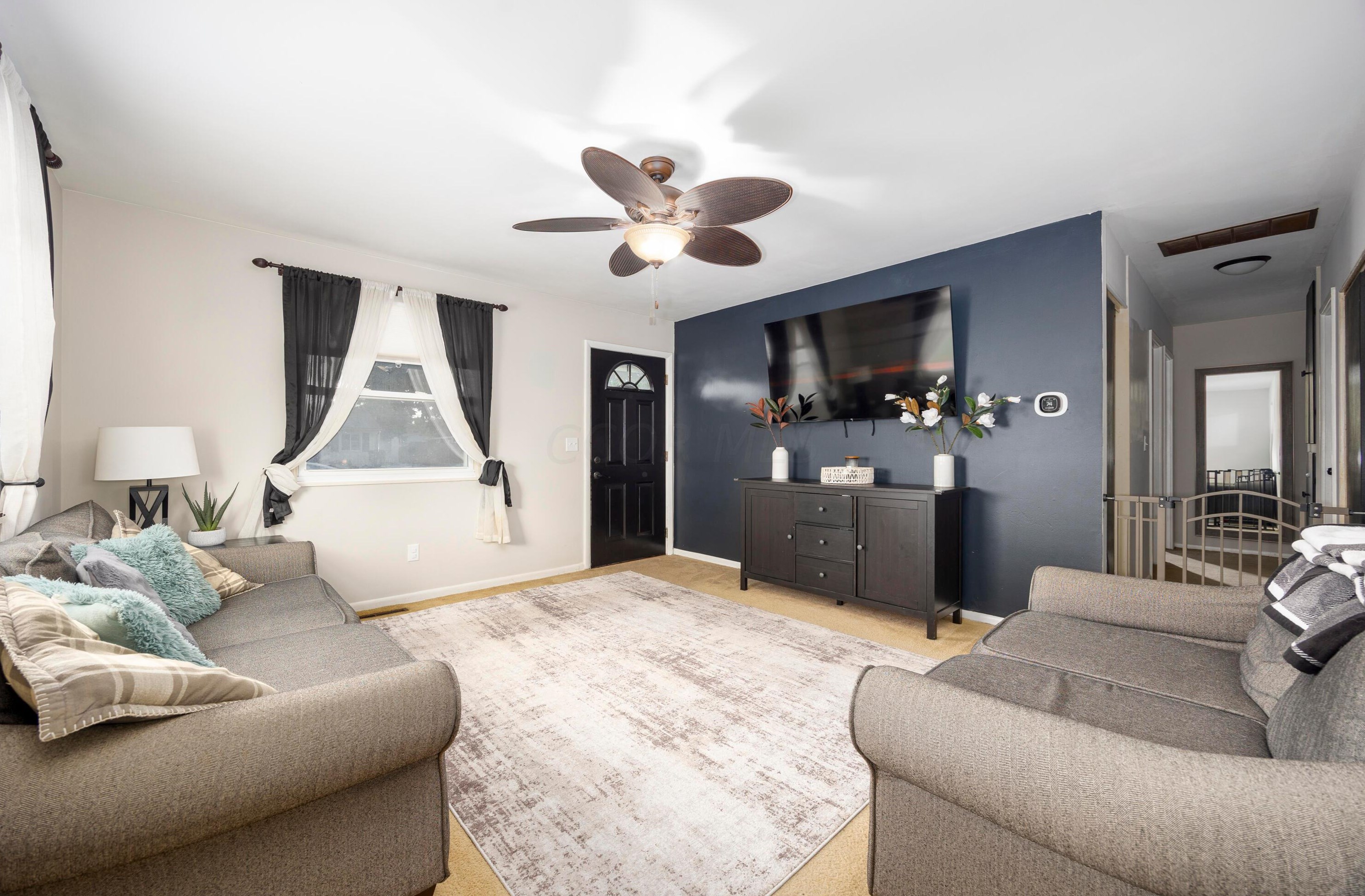 232 Redmond Rd, Columbus OH 43228-2202 exterior