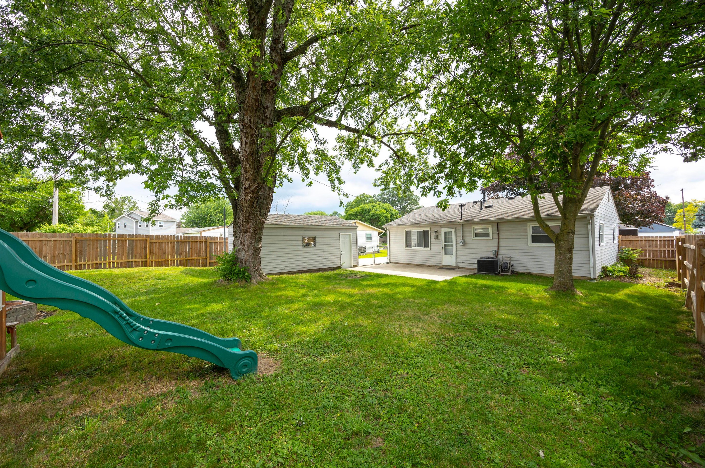 232 Redmond Rd, Columbus OH 43228-2202 exterior