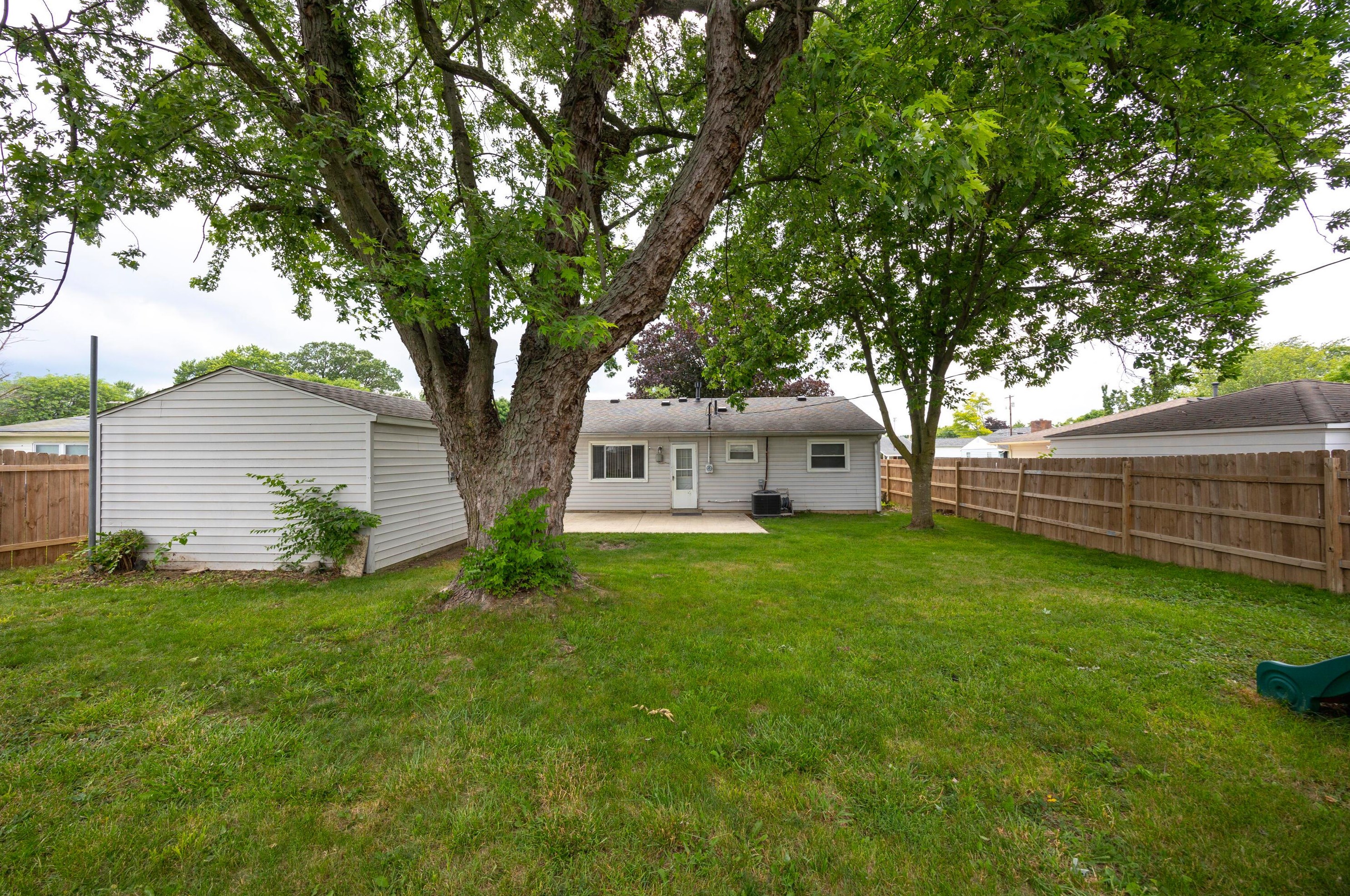 232 Redmond Rd, Columbus OH 43228-2202 exterior