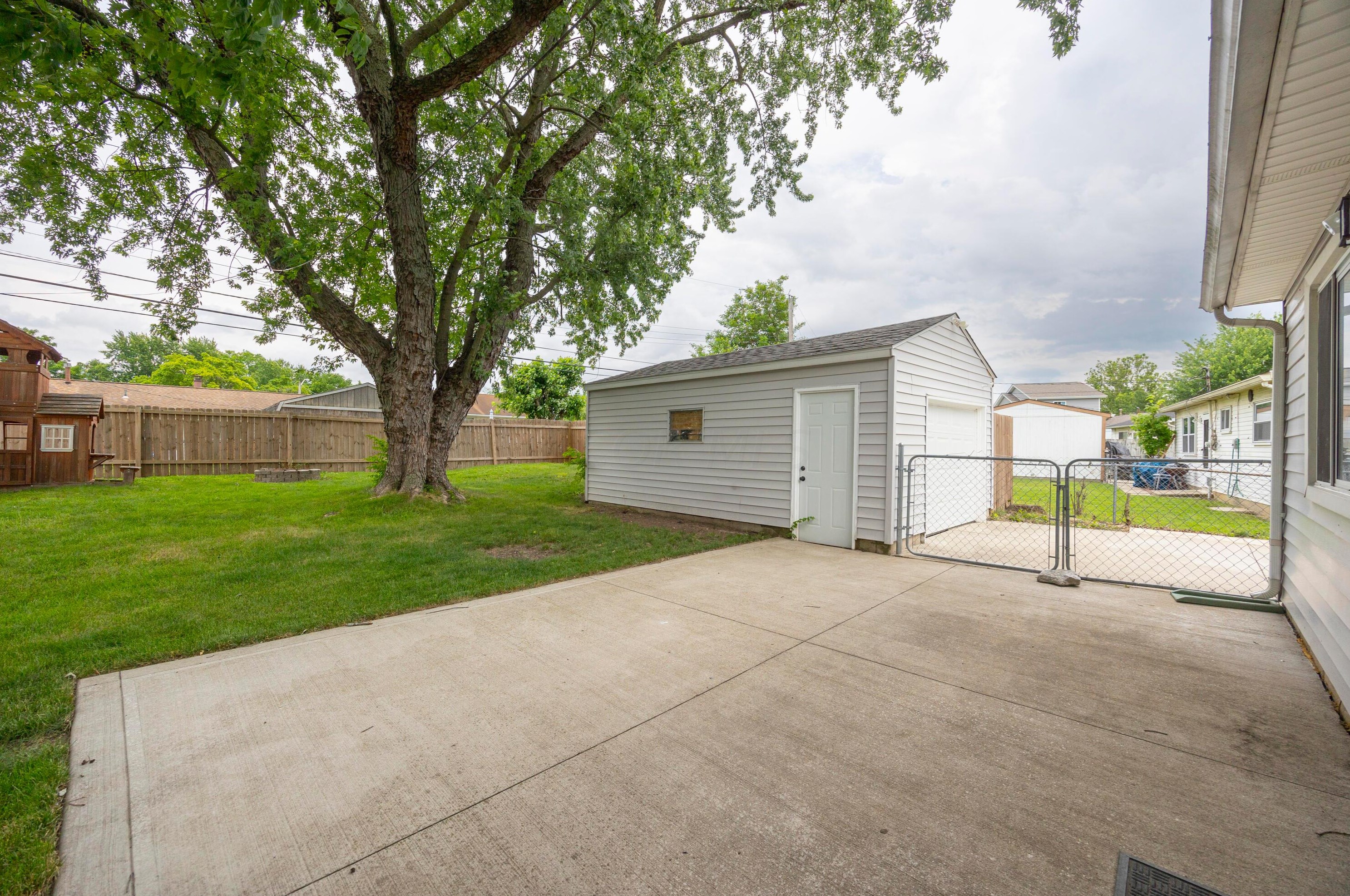 232 Redmond Rd, Columbus OH 43228-2202 exterior