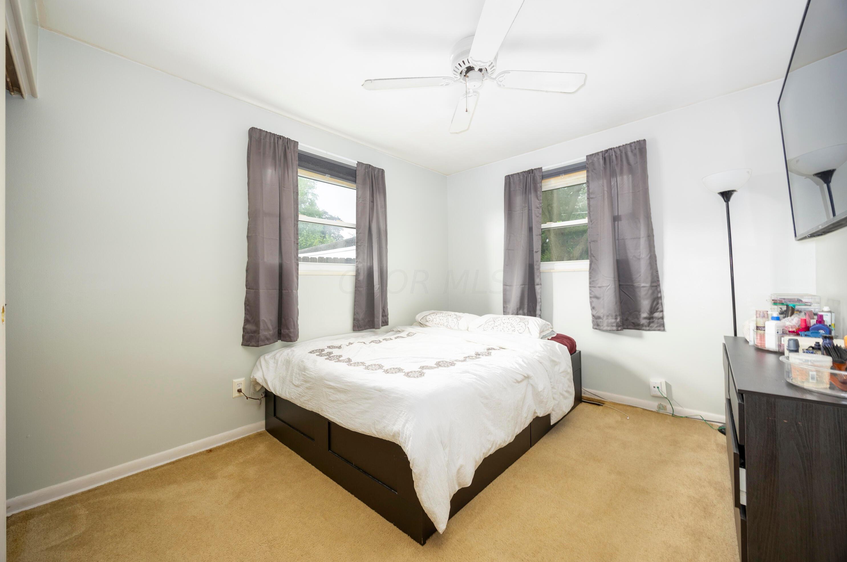 232 Redmond Rd, Columbus OH 43228-2202 exterior