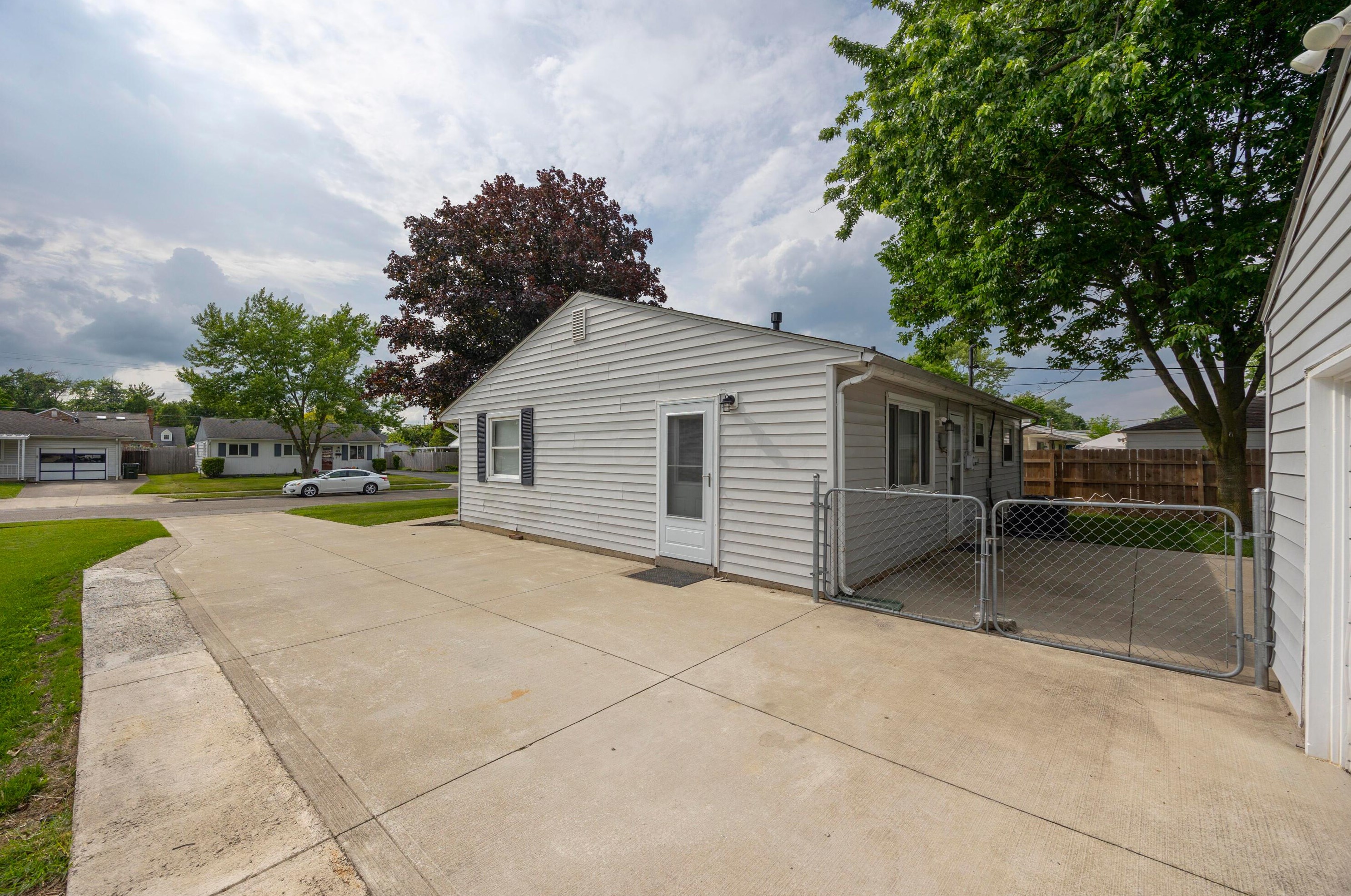 232 Redmond Rd, Columbus OH 43228-2202 exterior