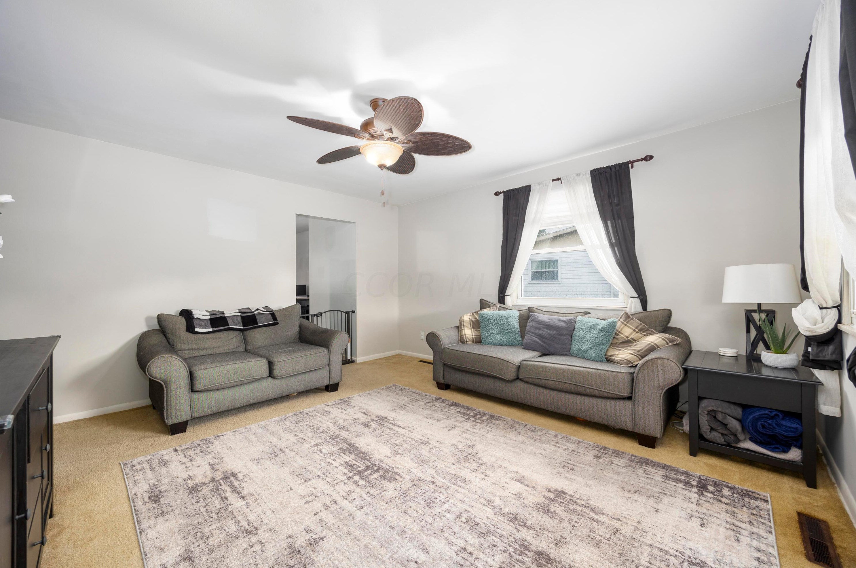 232 Redmond Rd, Columbus OH 43228-2202 exterior