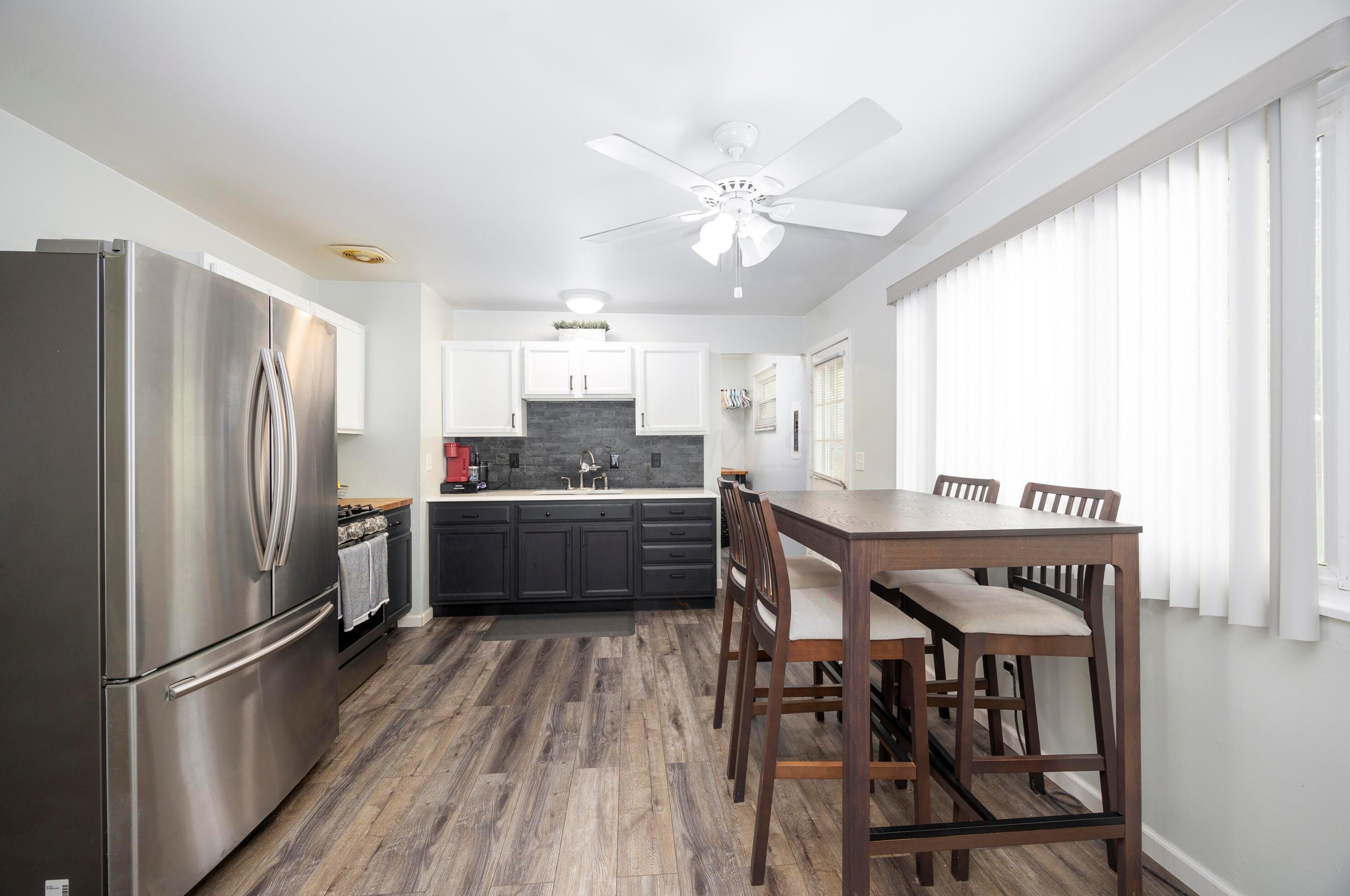 232 Redmond Rd, Columbus OH 43228-2202 exterior