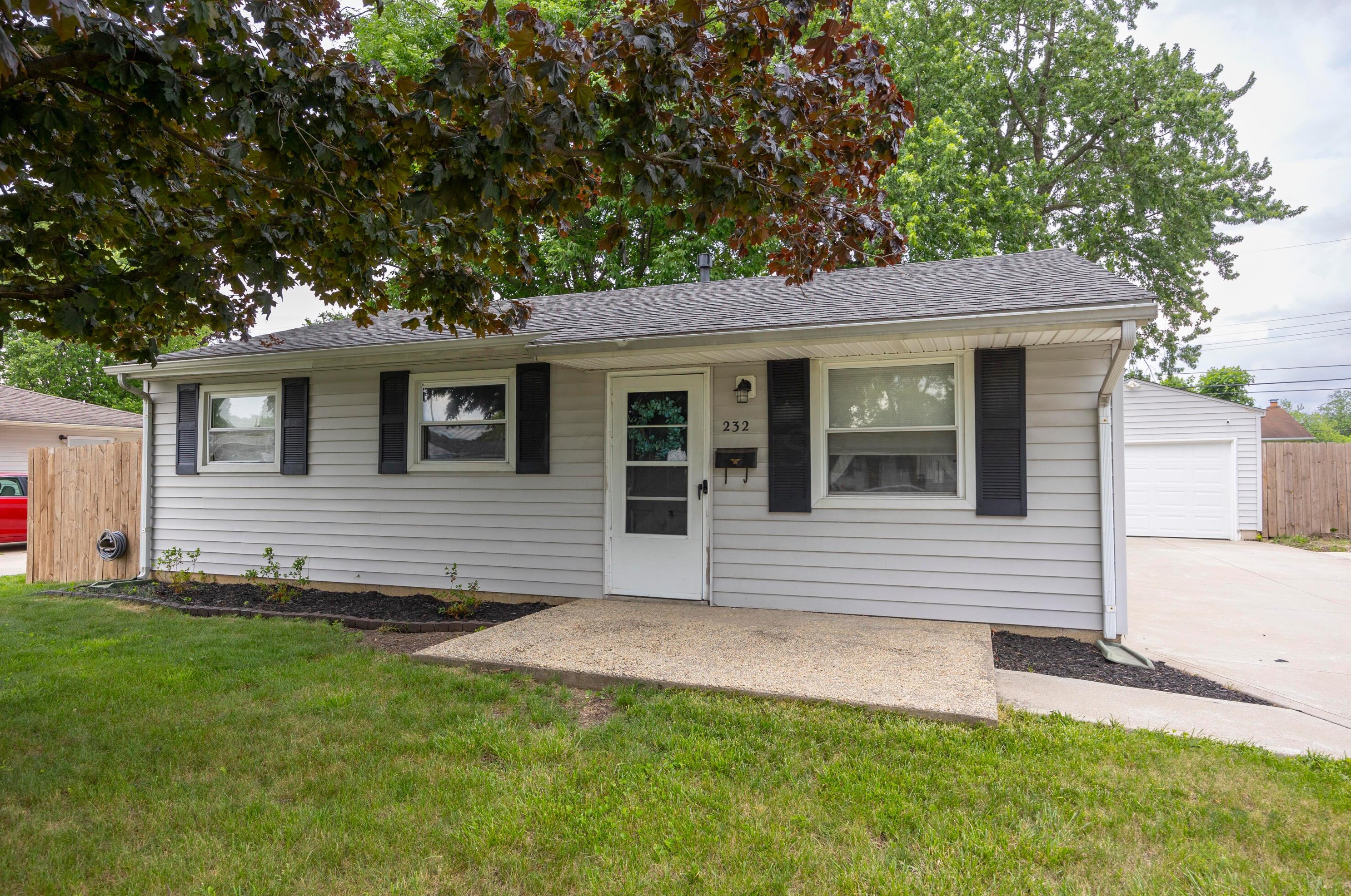 232 Redmond Rd, Columbus OH 43228-2202 exterior