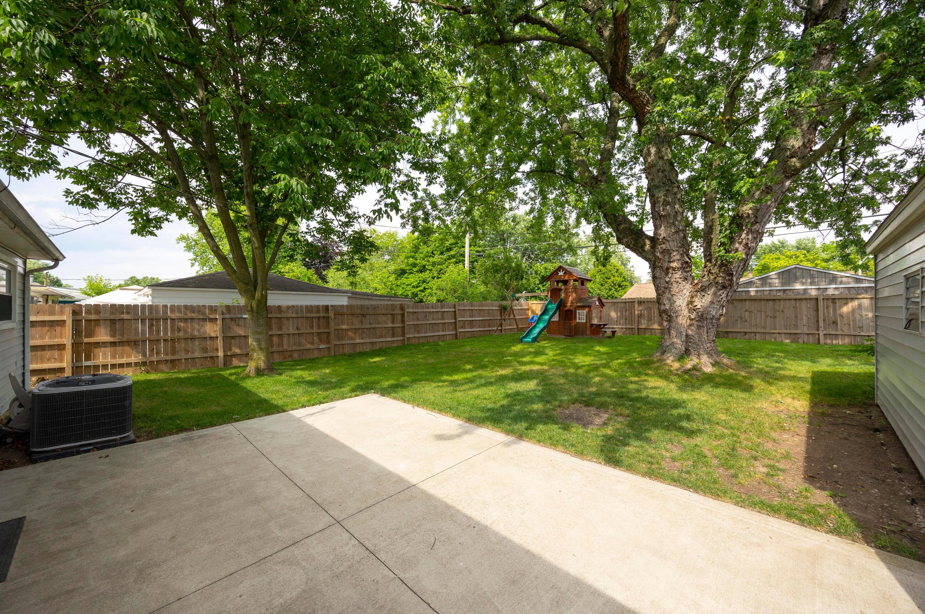 232 Redmond Rd, Columbus OH 43228-2202 exterior