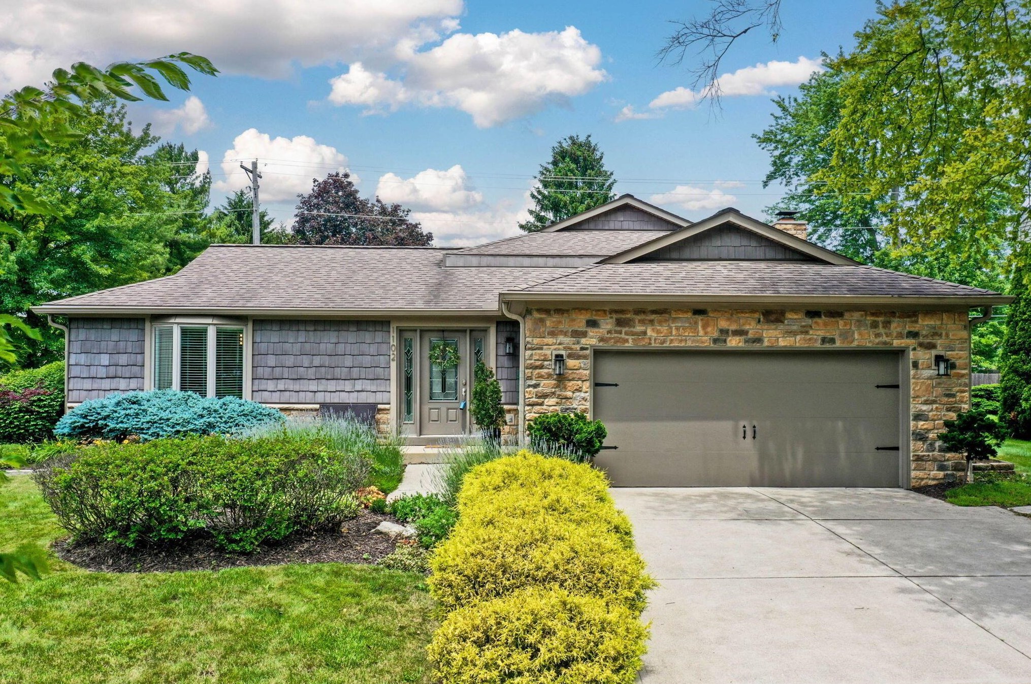 1102 Hepplewhite St, Westerville, OH 43081-1118