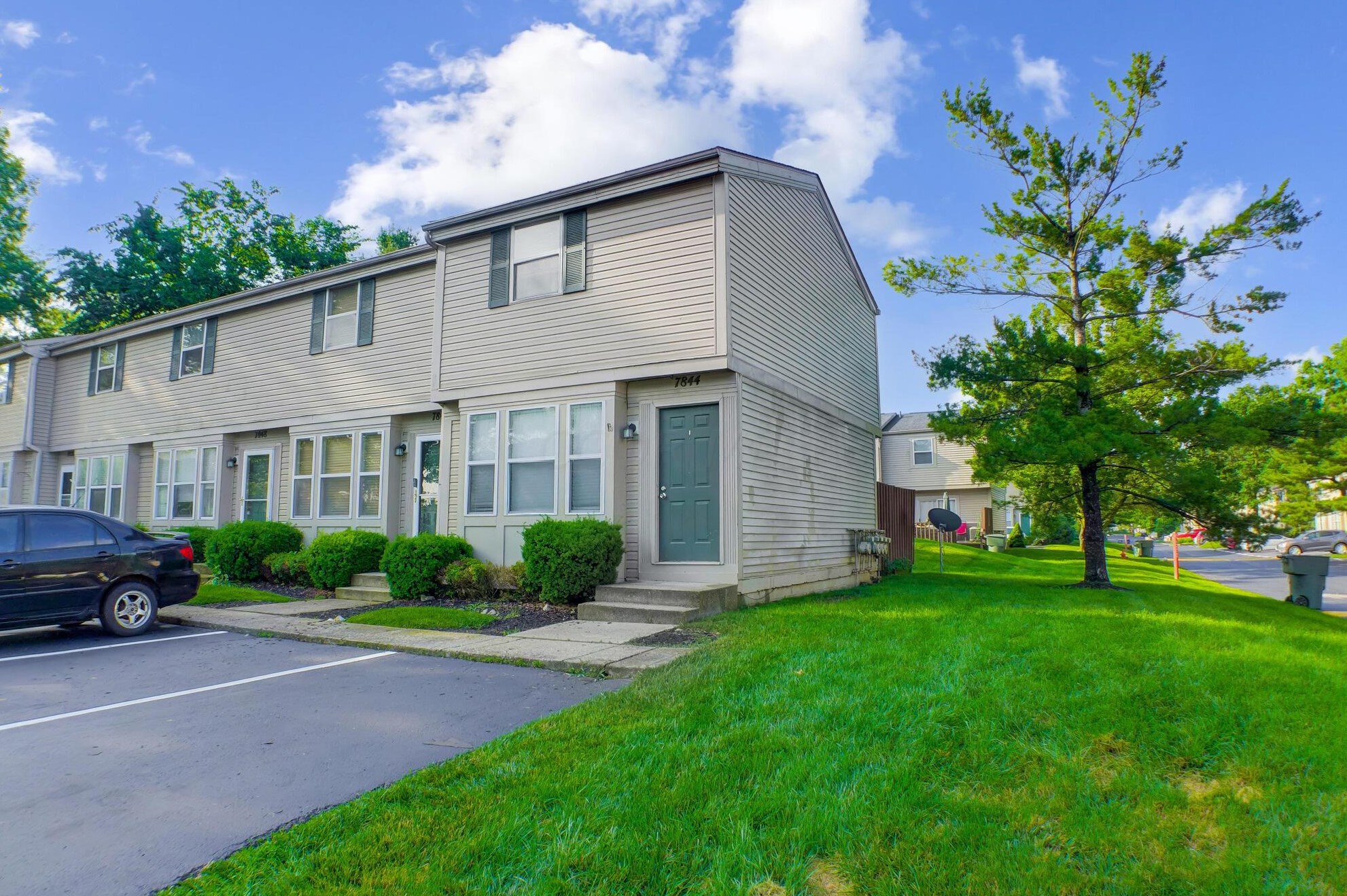 7844 Barkwood Dr #16e, Sharon Township, OH 43085