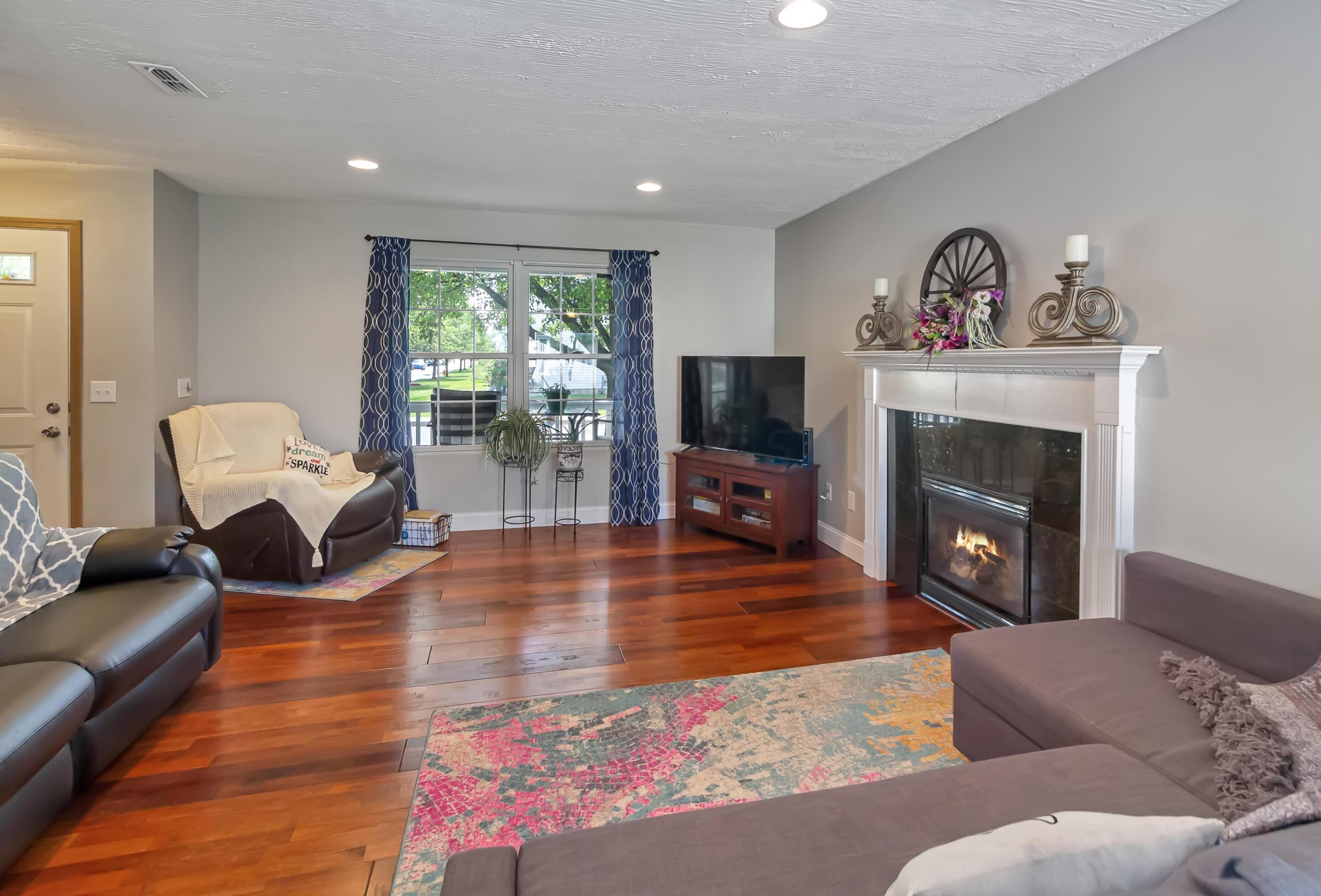 1399 Geranium Dr, Blacklick, OH