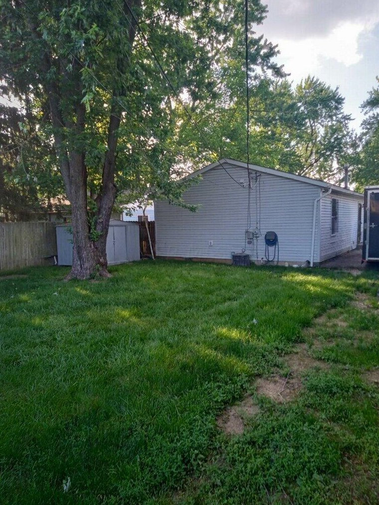 1321 Southfield Dr, Columbus, OH 43207-3236