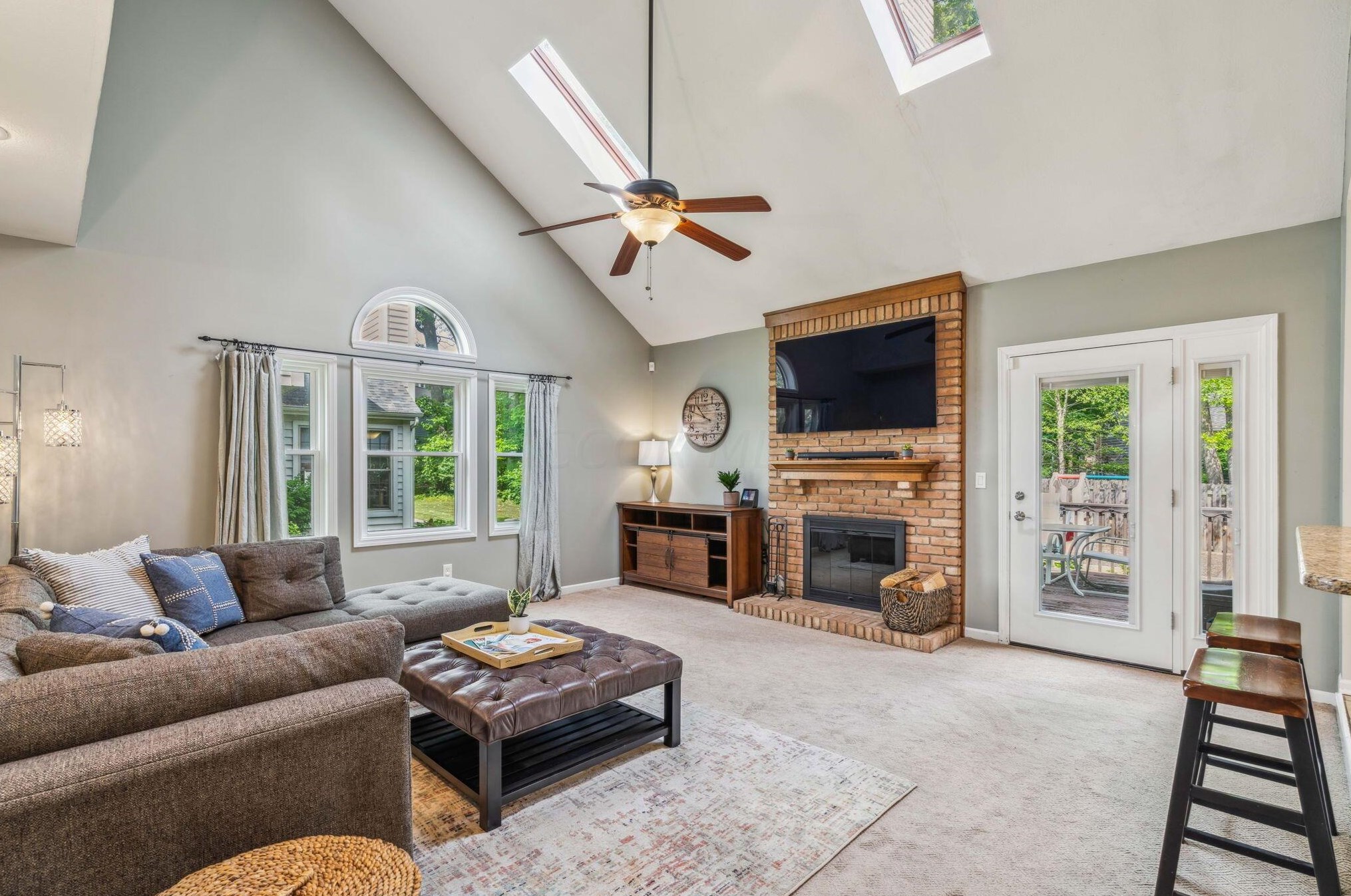 688 Big Rock Dr, Westerville, OH 43082-1068