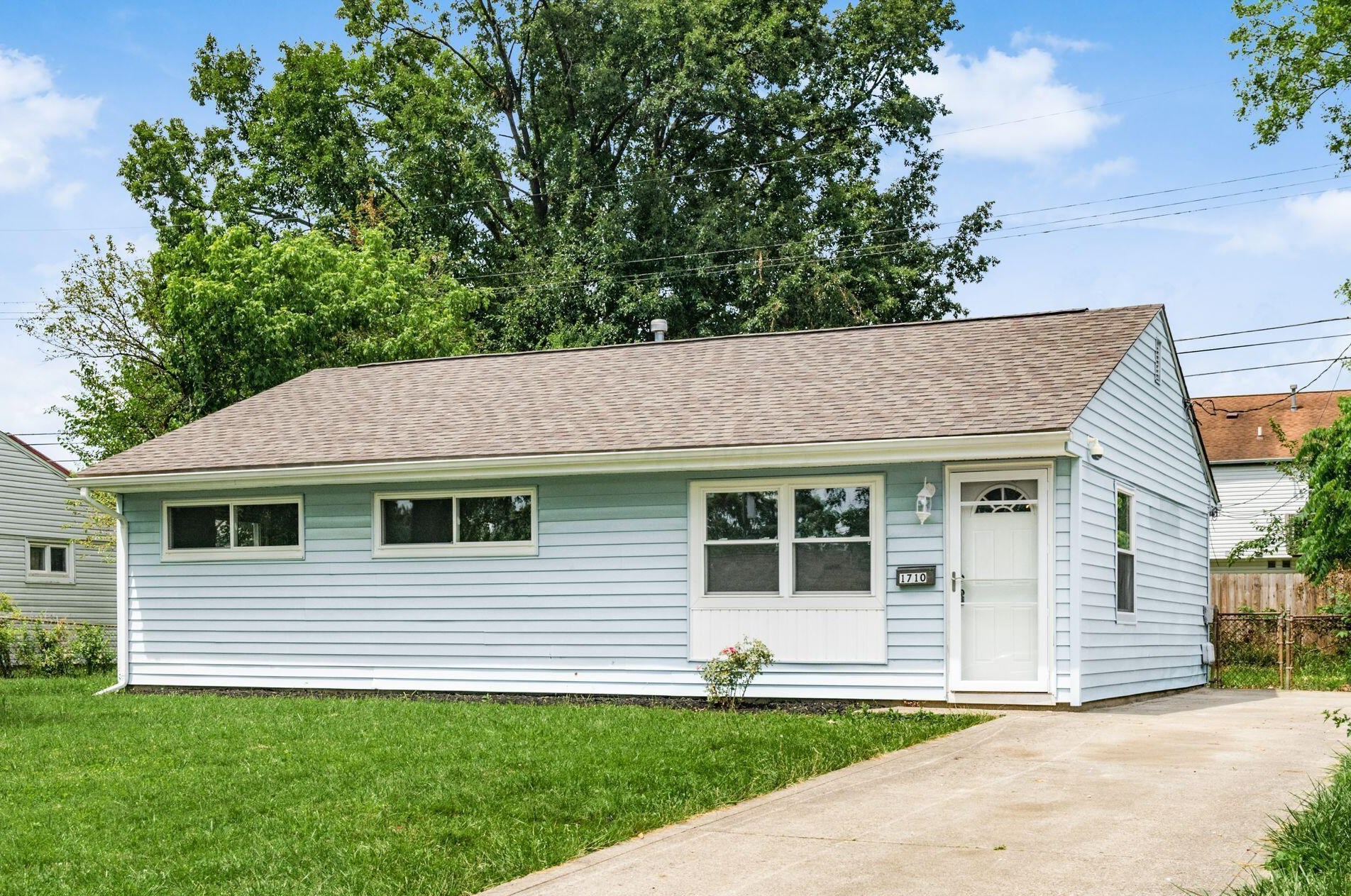 1710 Eastfield N Dr, Sharon Township, OH 43223