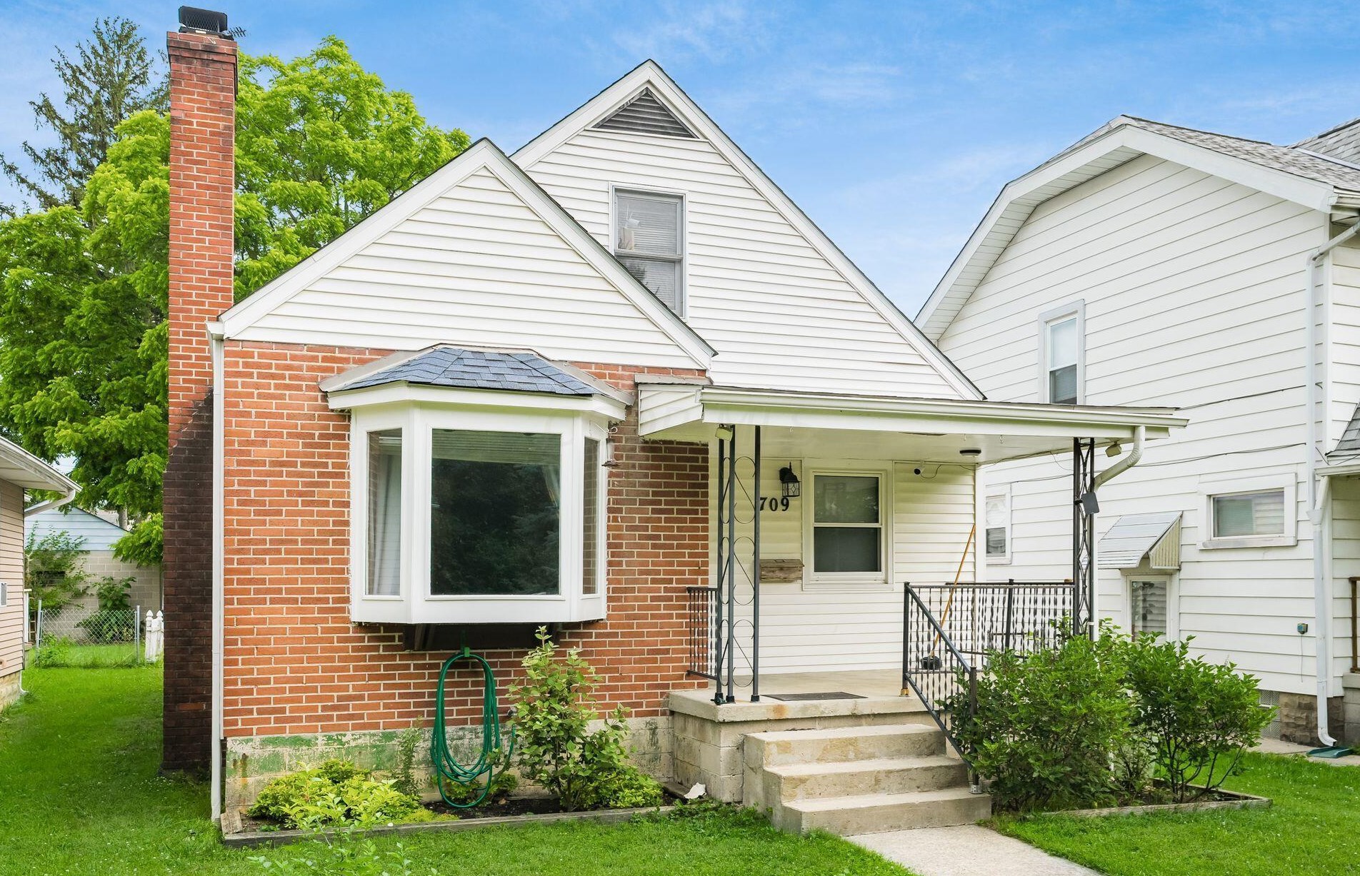 709 Ogden Ave, Columbus, OH 43204-2940