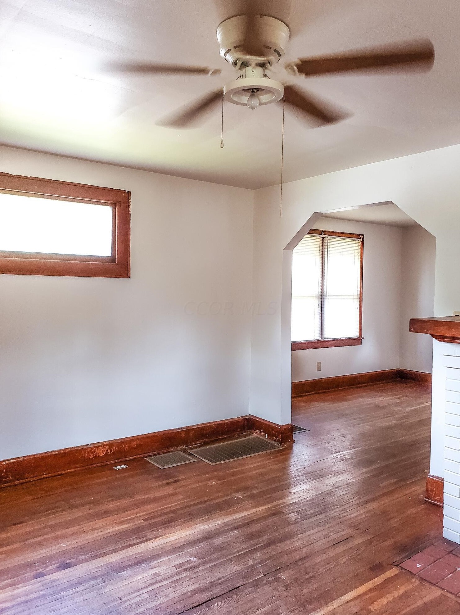 1583 Briarwood Ave, Columbus, OH 43211-1501