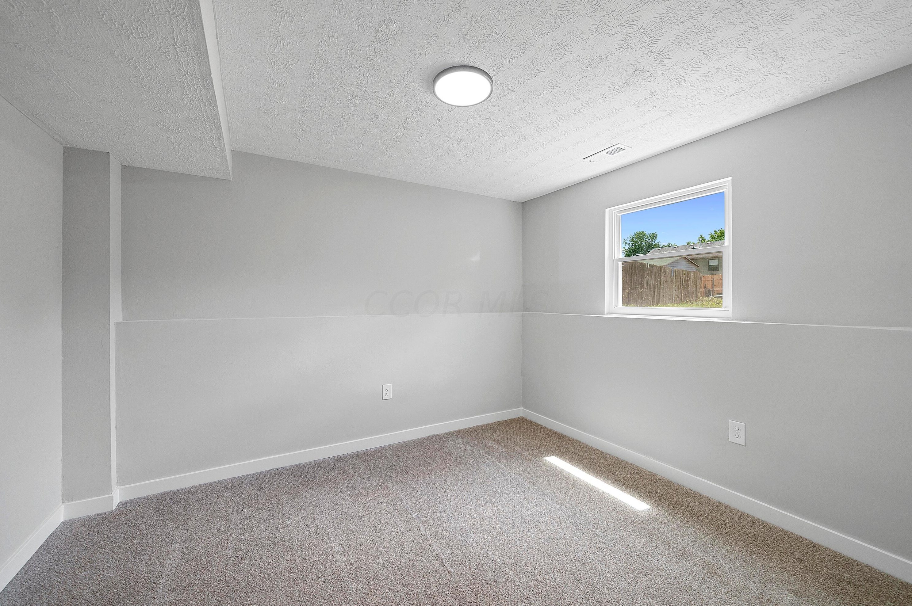 2187 Poplar St, Columbus OH 43207-4380 exterior