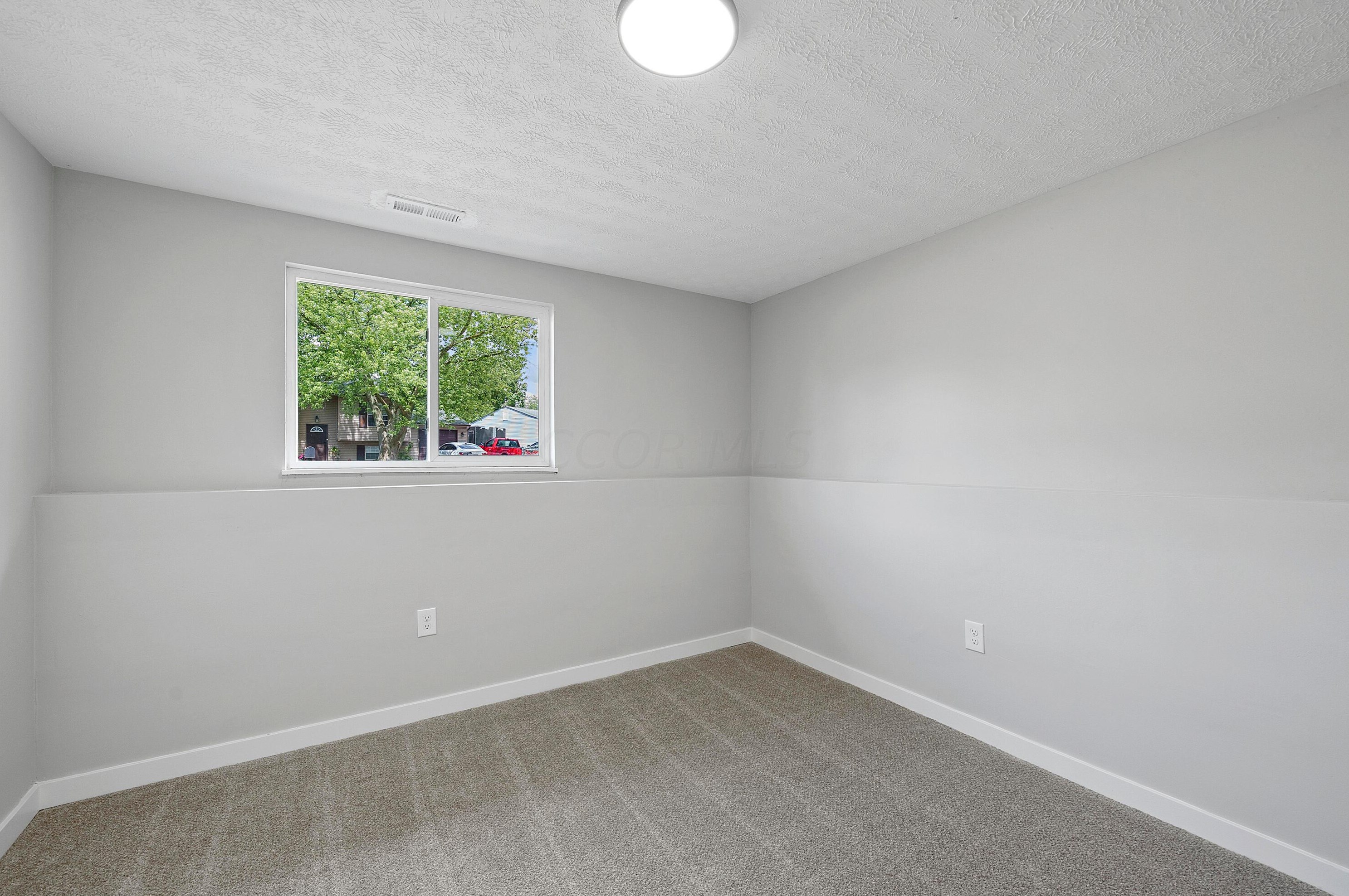 2187 Poplar St, Columbus OH 43207-4380 exterior