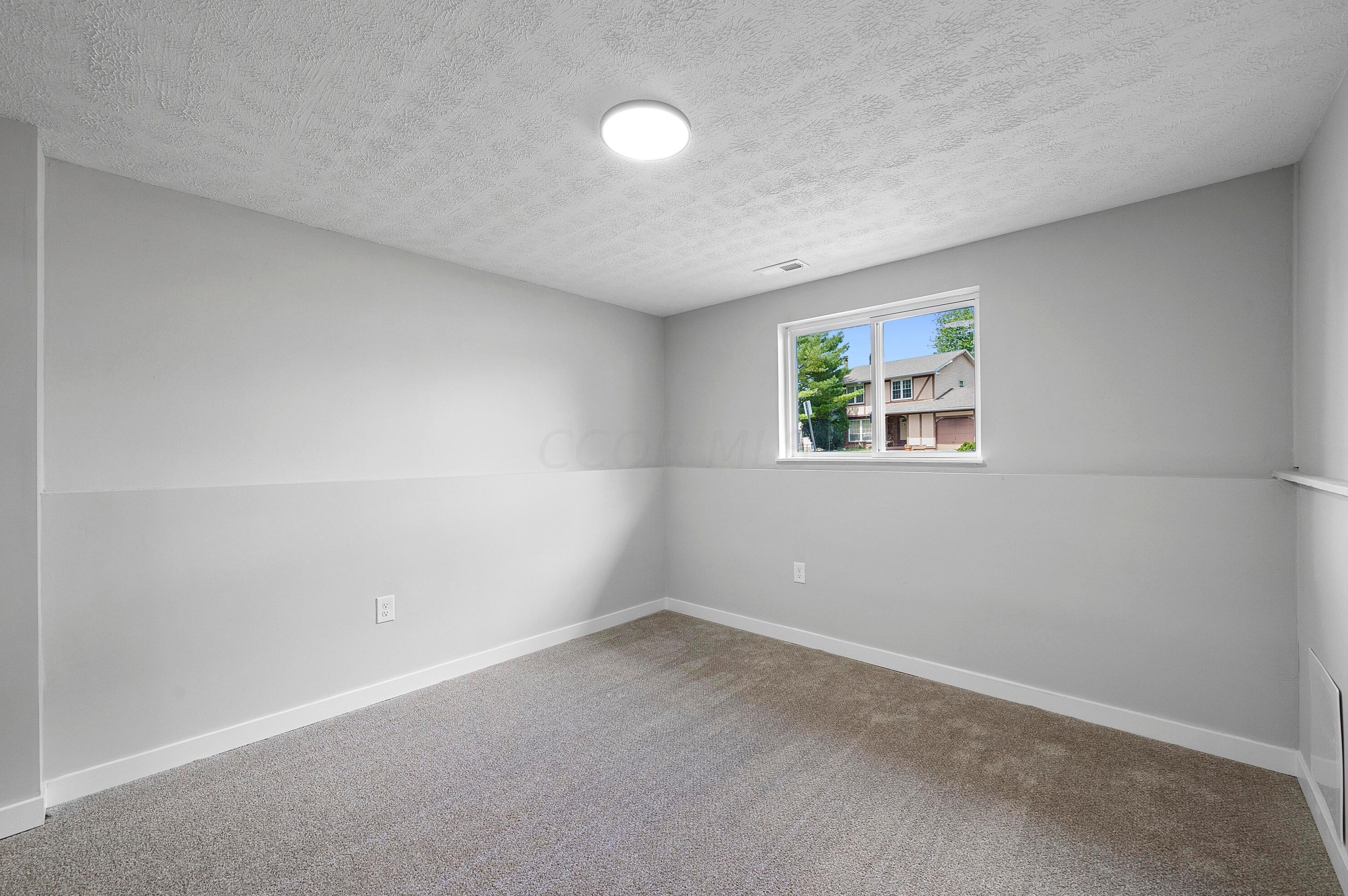 2187 Poplar St, Columbus OH 43207-4380 exterior