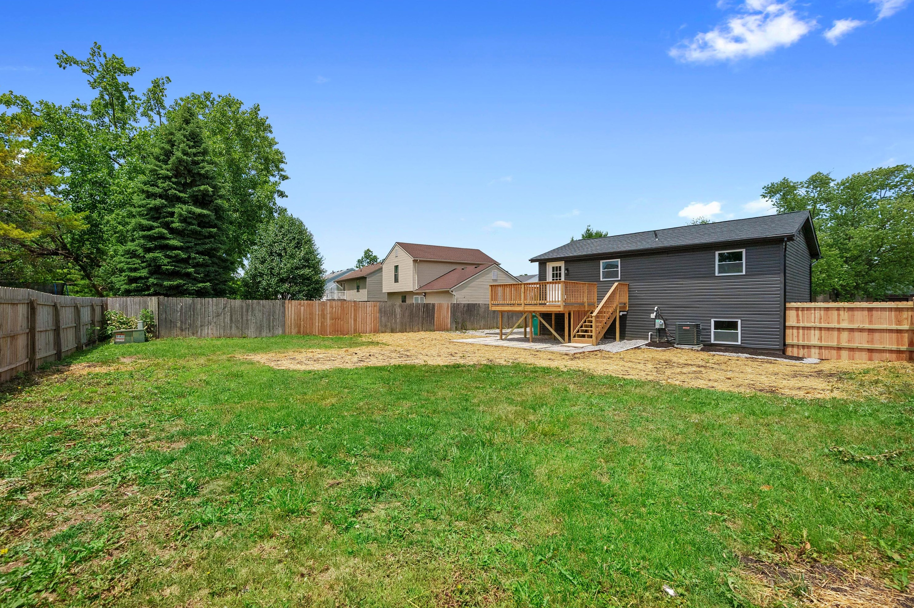 2187 Poplar St, Columbus OH 43207-4380 exterior