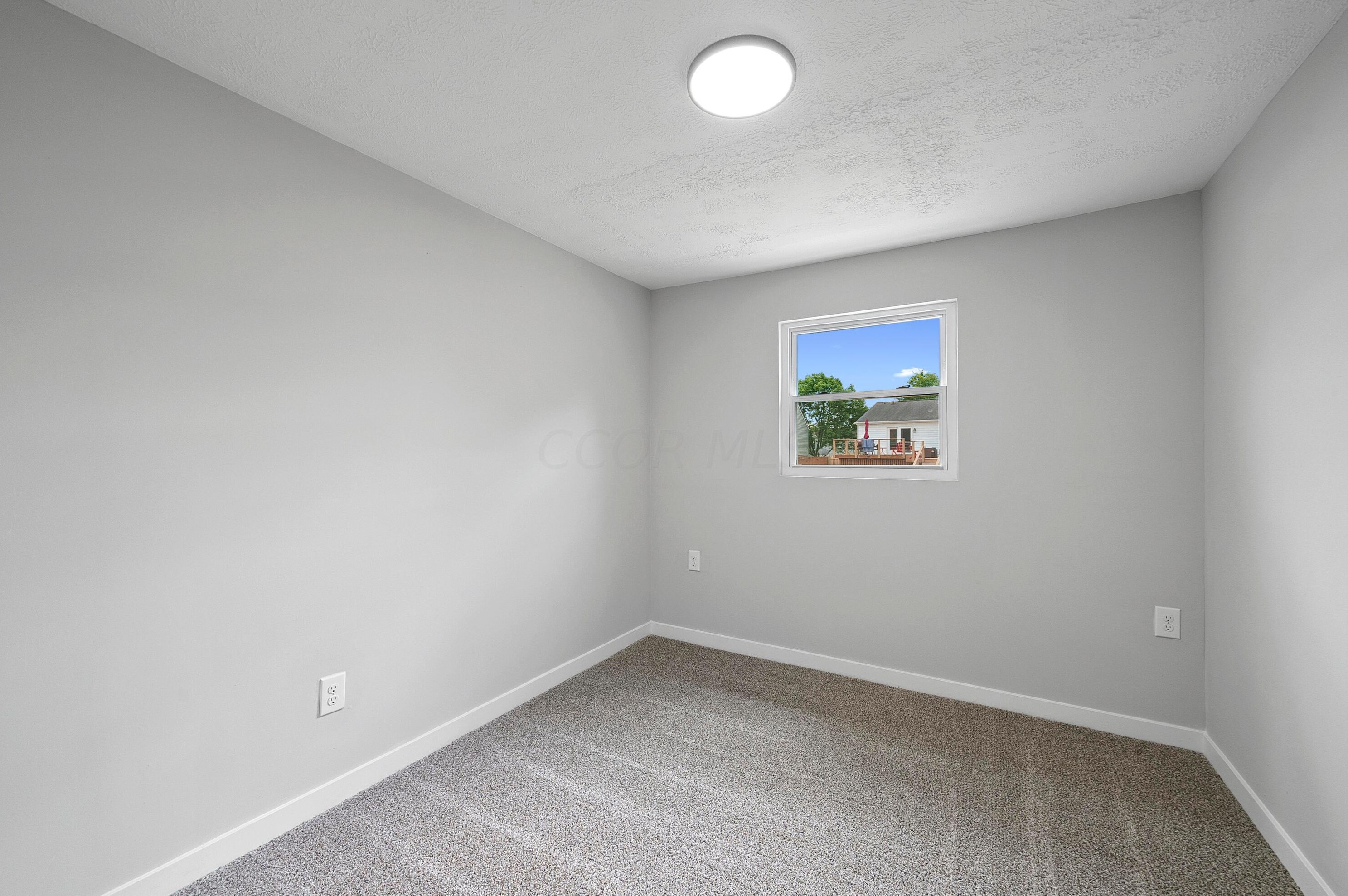 2187 Poplar St, Columbus OH 43207-4380 exterior