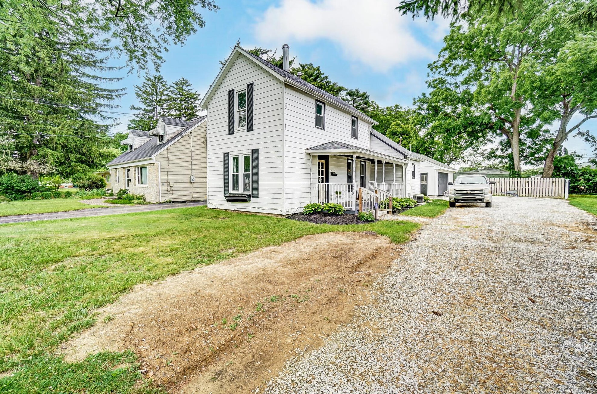 438 Robinwood Ave, Columbus, OH 43213-1766