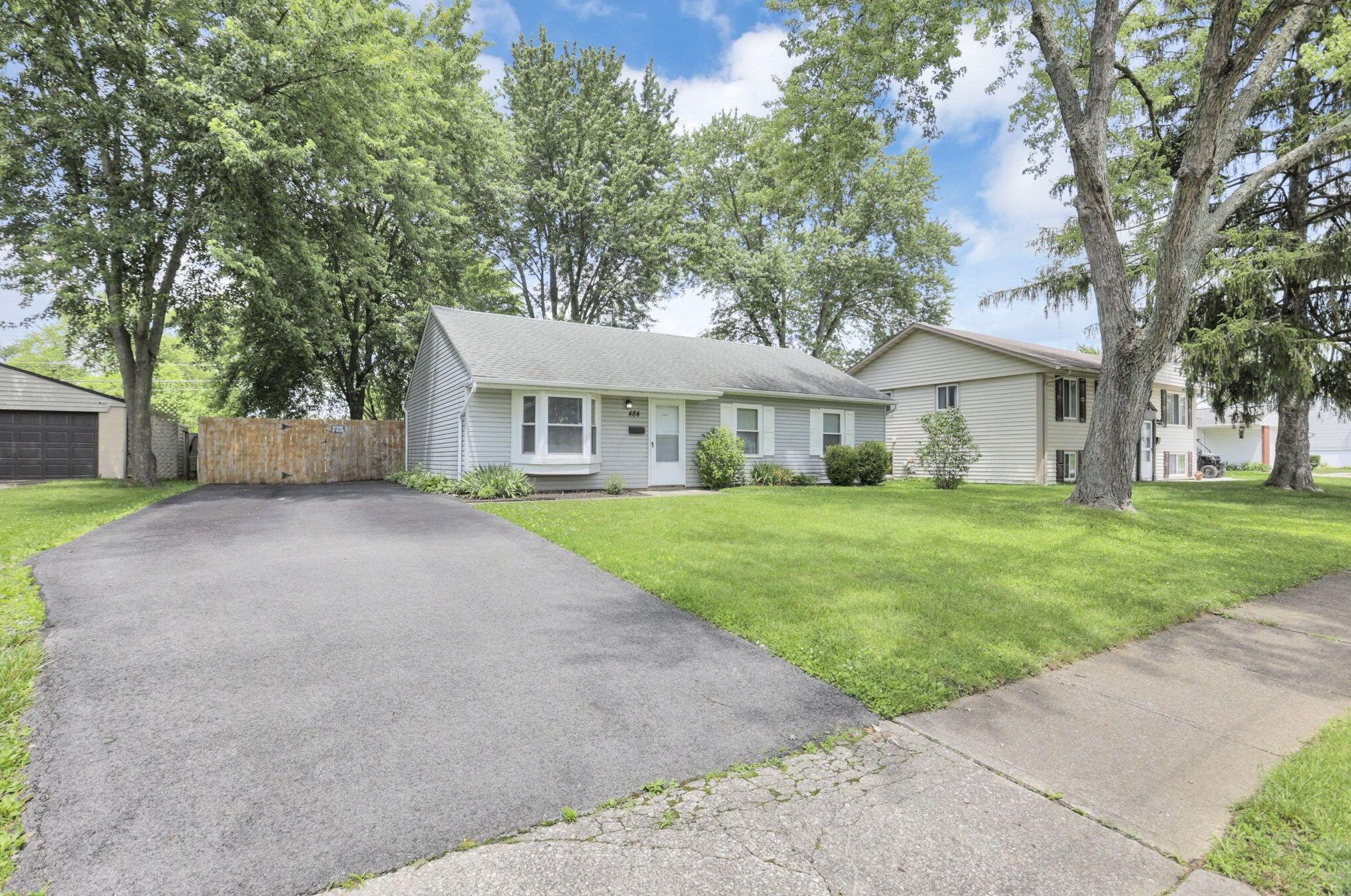 484 Coronation Ave, Columbus, OH 43230-2410