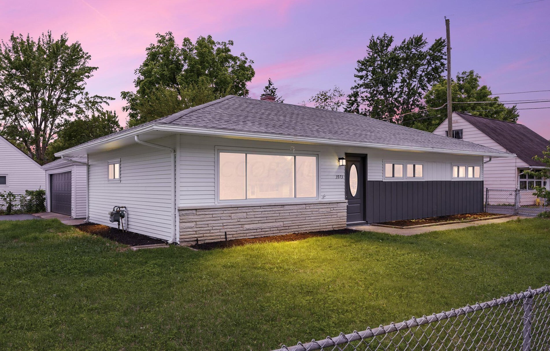 3973 Dillon Dr, Columbus, OH 43227-1708