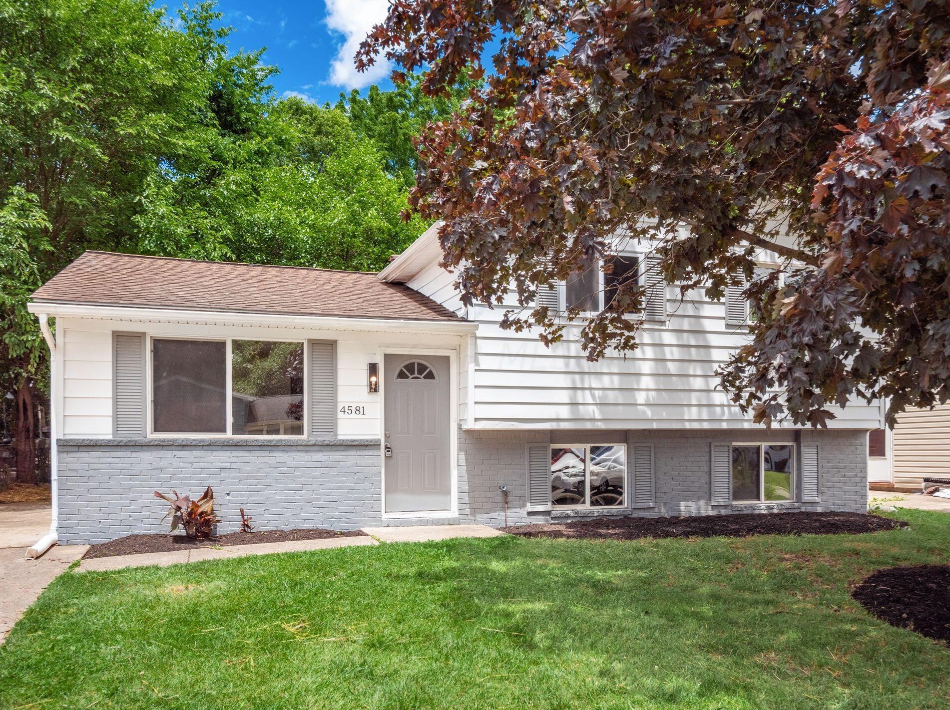 4581 Fairgrove Rd, Columbus, OH 43231-6008