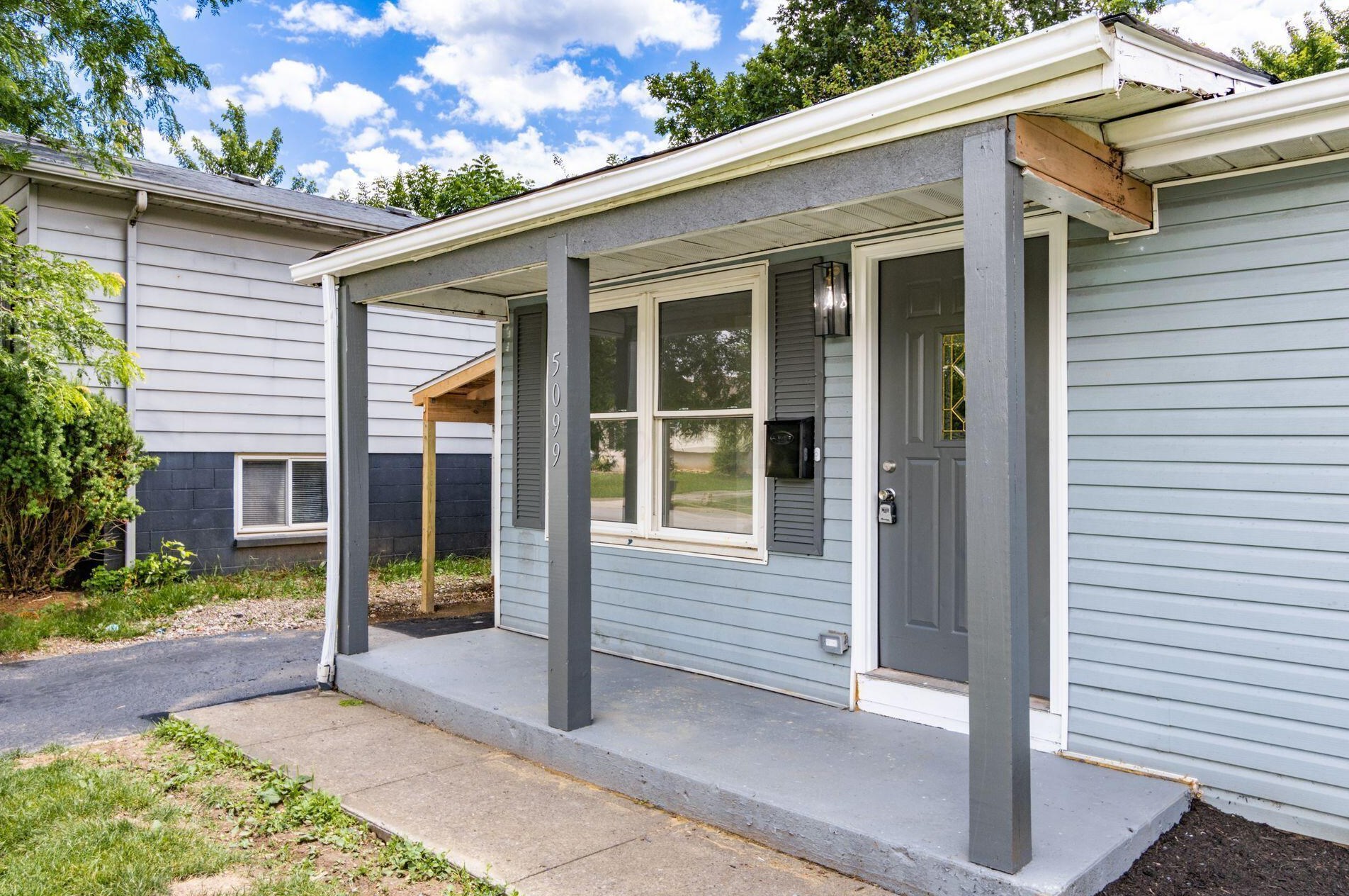 5099 Brush Ridge Ct, Columbus OH  43228-2228 exterior