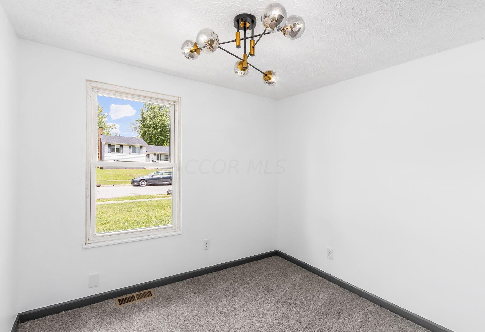 5099 Brush Rdg Ct, Columbus OH  exterior