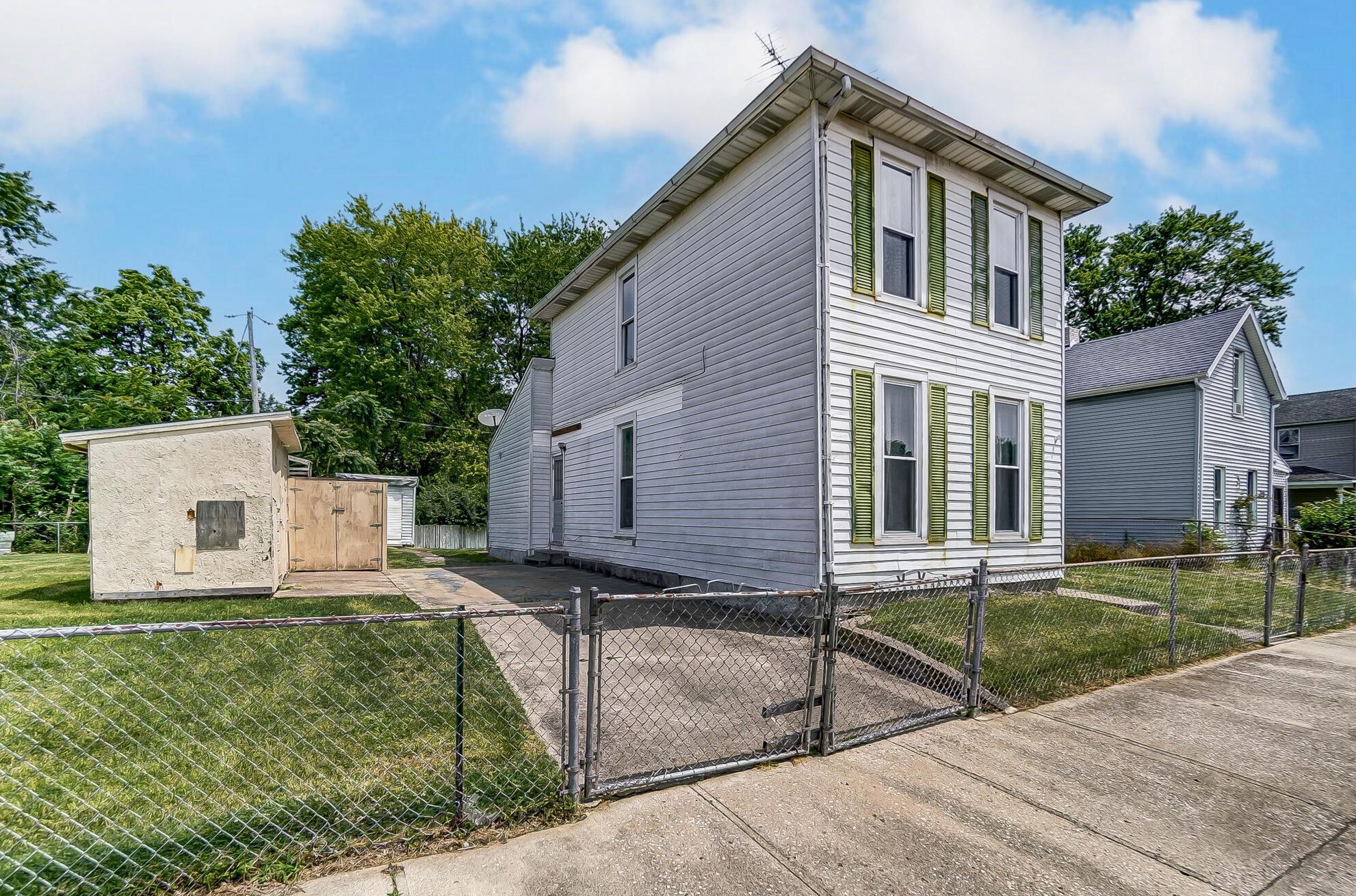 558 E Pleasant St, Springfield, OH 45505