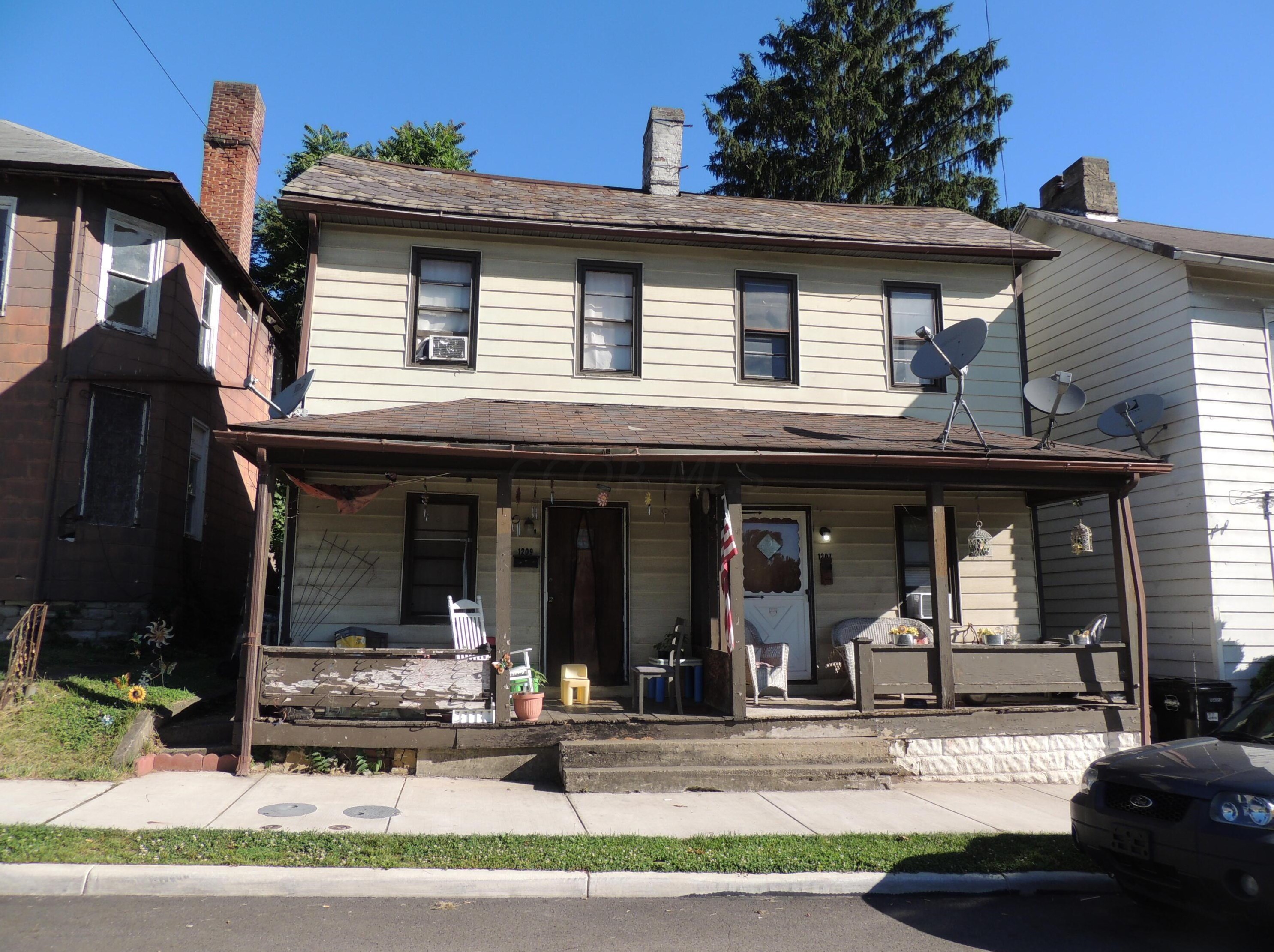 1207 Ridge Ave, Zanesville, OH 43701-4164