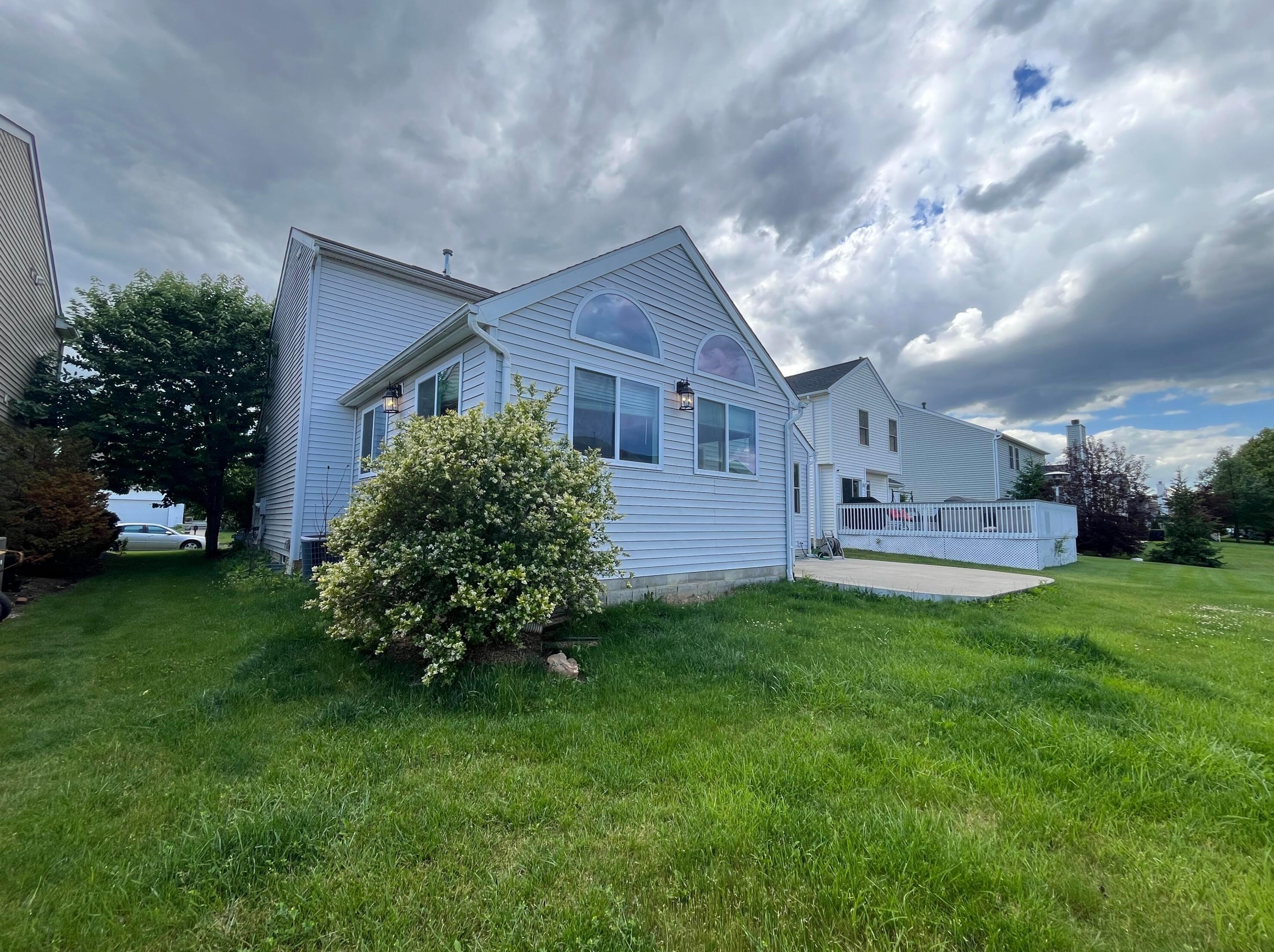 5150 Copper Crk Dr, Dublin OH  43016-7861 exterior