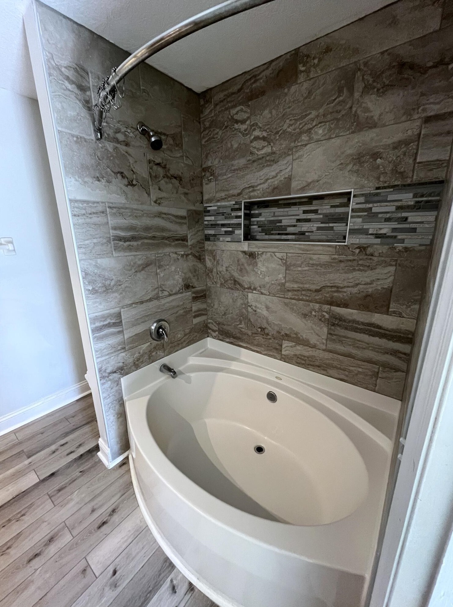 5150 Copper Crk Dr, Dublin OH  43016-7861 exterior