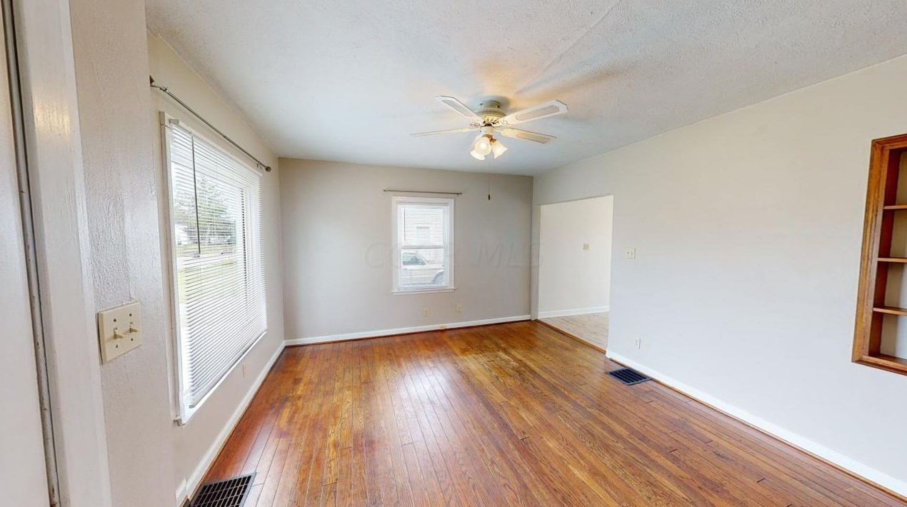 758 Melrose Ave, Columbus OH 43224-3926 exterior